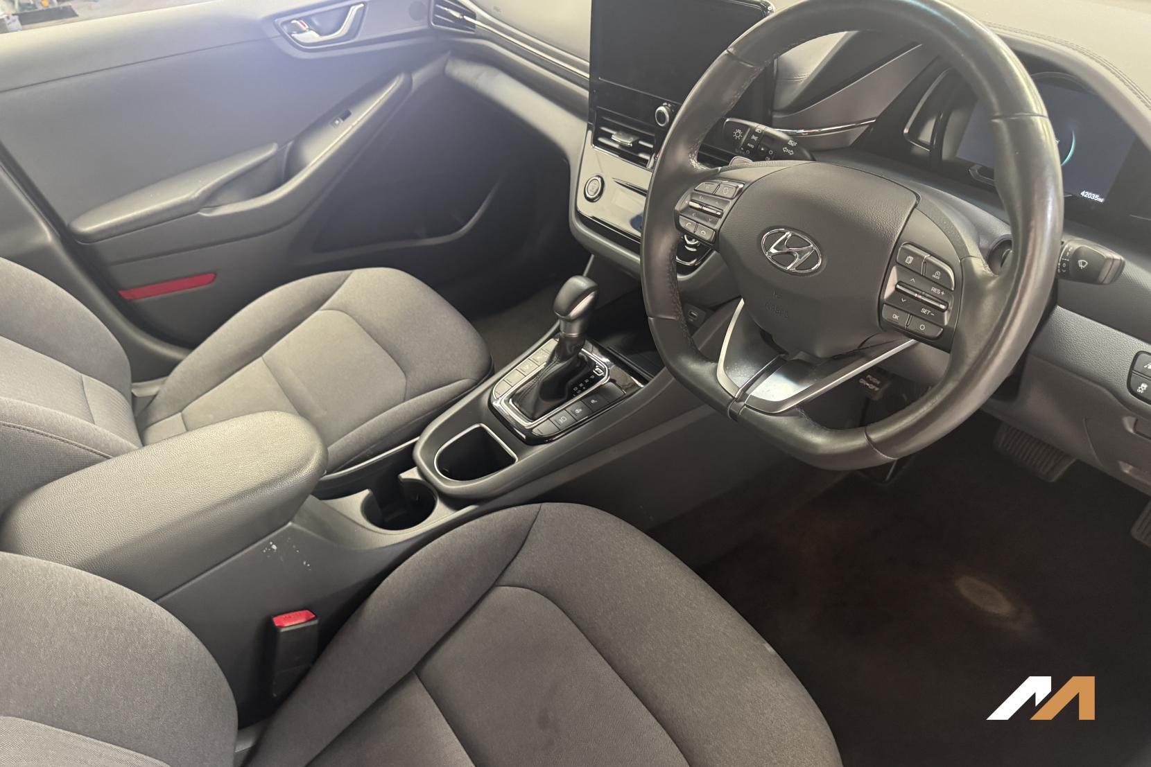 Hyundai IONIQ 1.6 h-GDi Premium Hatchback 5dr Petrol Hybrid DCT Euro 6 (s/s) (141 ps)
