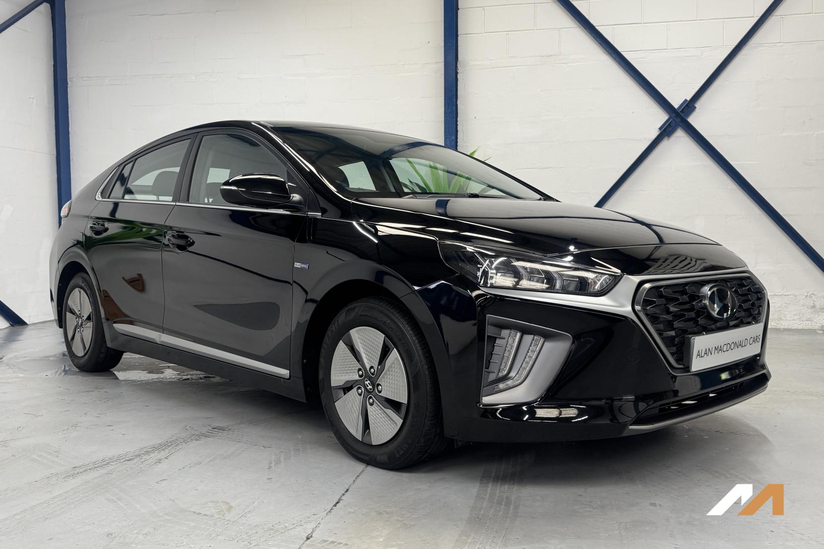 Hyundai IONIQ 1.6 h-GDi Premium Hatchback 5dr Petrol Hybrid DCT Euro 6 (s/s) (141 ps)