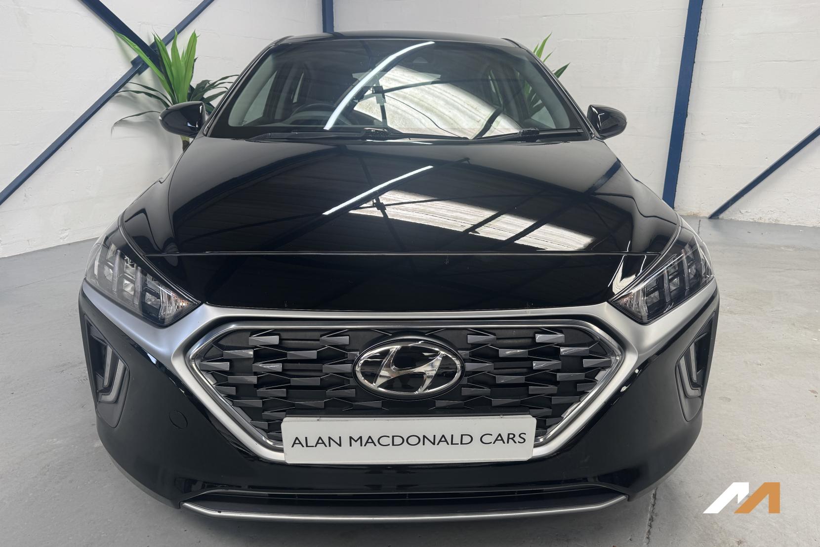 Hyundai IONIQ 1.6 h-GDi Premium Hatchback 5dr Petrol Hybrid DCT Euro 6 (s/s) (141 ps)