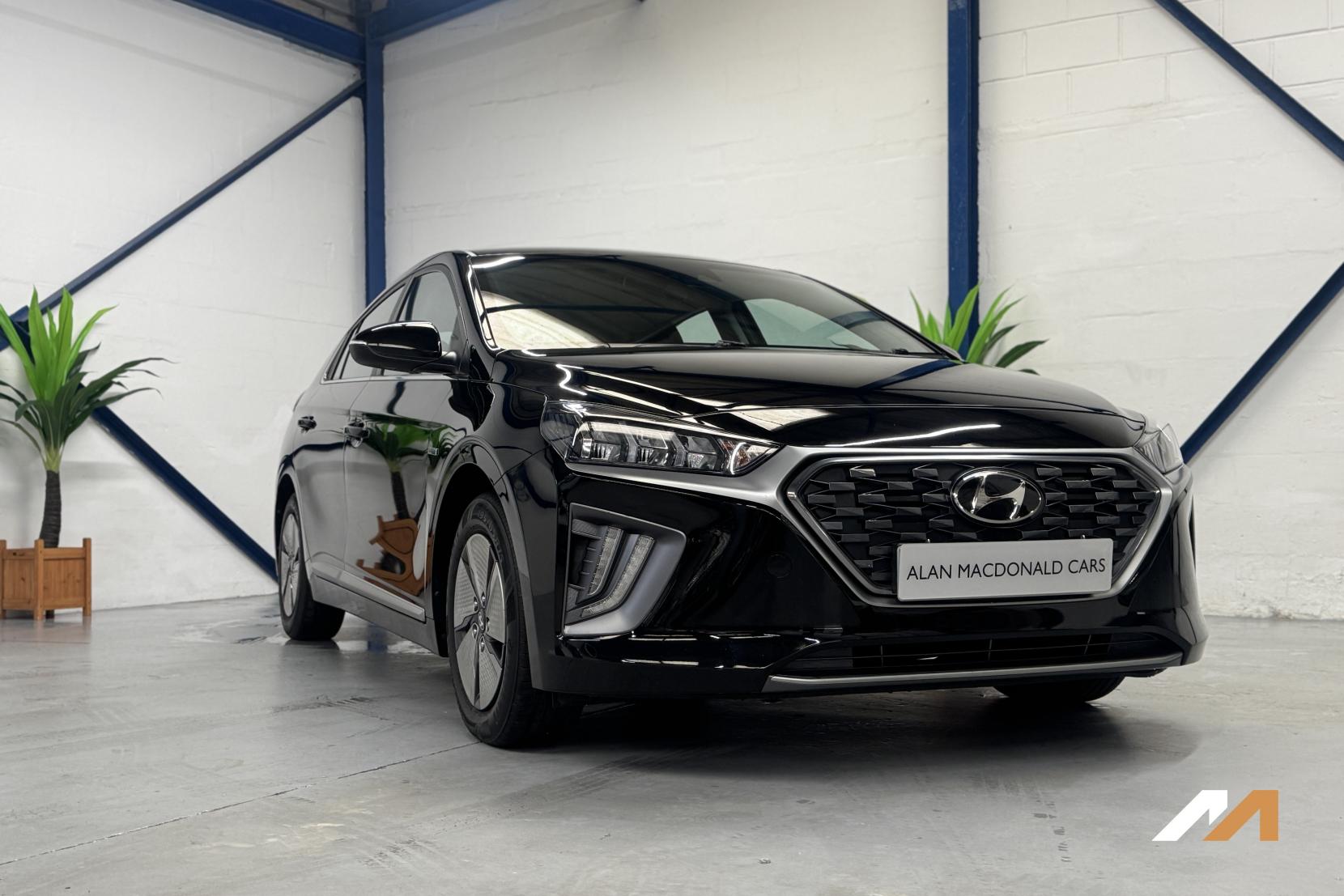 Hyundai IONIQ 1.6 h-GDi Premium Hatchback 5dr Petrol Hybrid DCT Euro 6 (s/s) (141 ps)