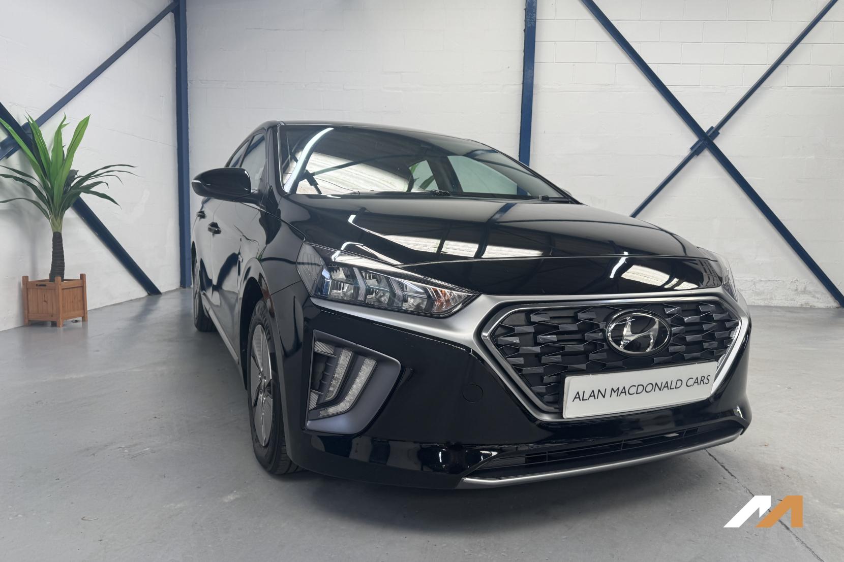 Hyundai IONIQ 1.6 h-GDi Premium Hatchback 5dr Petrol Hybrid DCT Euro 6 (s/s) (141 ps)