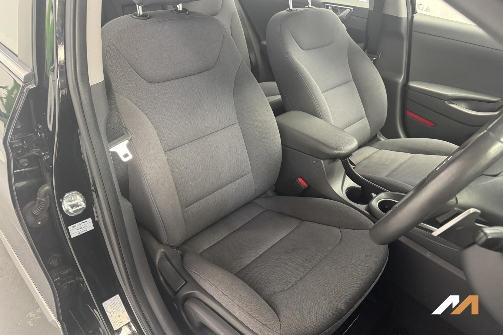Hyundai IONIQ 1.6 h-GDi Premium Hatchback 5dr Petrol Hybrid DCT Euro 6 (s/s) (141 ps)