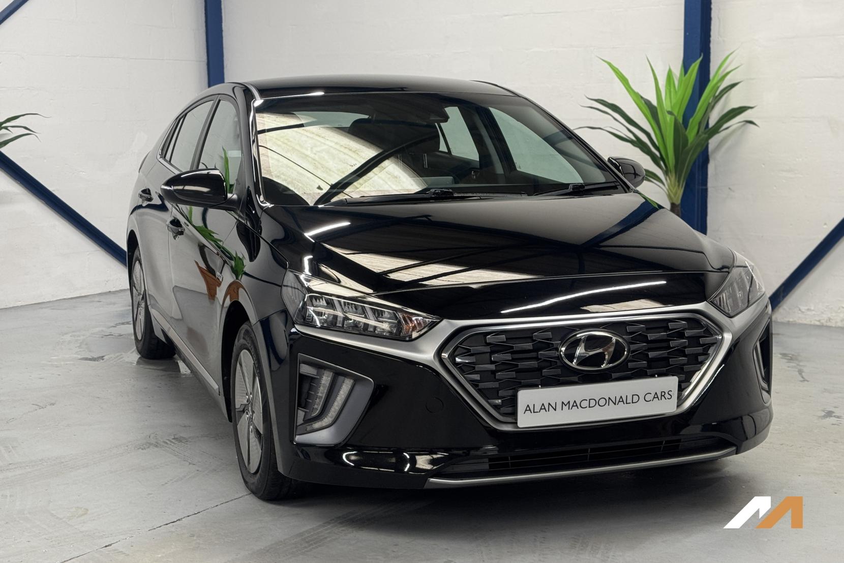 Hyundai IONIQ 1.6 h-GDi Premium Hatchback 5dr Petrol Hybrid DCT Euro 6 (s/s) (141 ps)