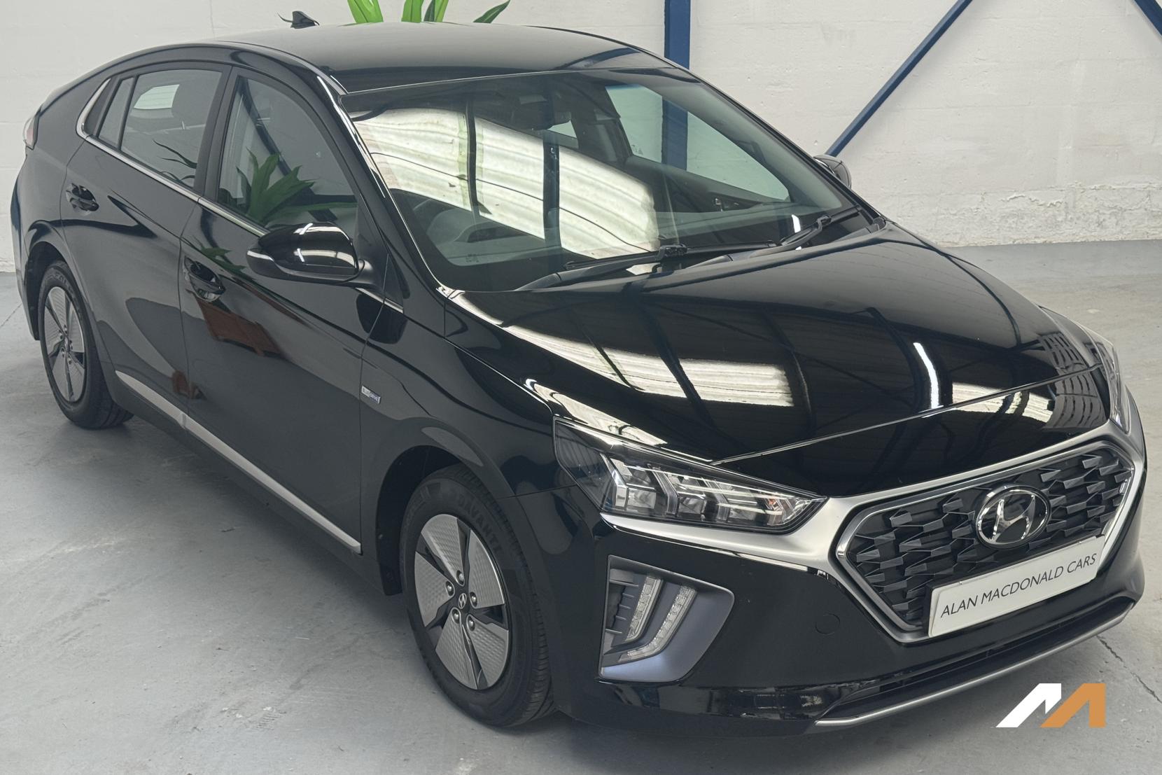 Hyundai IONIQ 1.6 h-GDi Premium Hatchback 5dr Petrol Hybrid DCT Euro 6 (s/s) (141 ps)