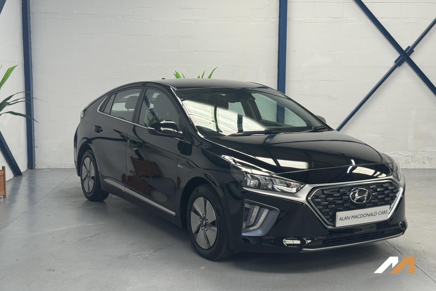 Hyundai IONIQ 1.6 h-GDi Premium Hatchback 5dr Petrol Hybrid DCT Euro 6 (s/s) (141 ps)