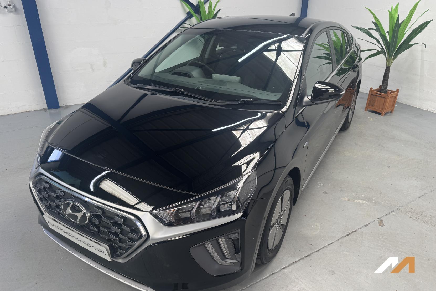 Hyundai IONIQ 1.6 h-GDi Premium Hatchback 5dr Petrol Hybrid DCT Euro 6 (s/s) (141 ps)