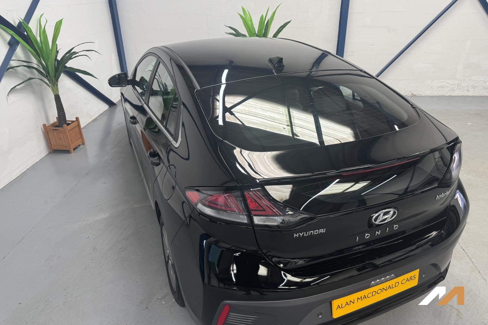Hyundai IONIQ 1.6 h-GDi Premium Hatchback 5dr Petrol Hybrid DCT Euro 6 (s/s) (141 ps)