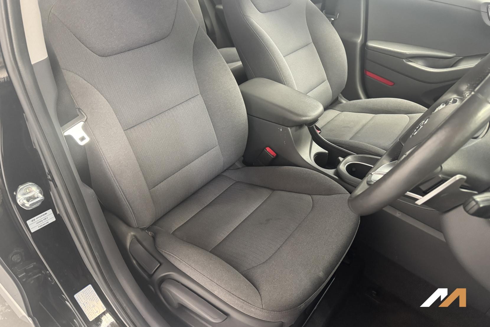 Hyundai IONIQ 1.6 h-GDi Premium Hatchback 5dr Petrol Hybrid DCT Euro 6 (s/s) (141 ps)