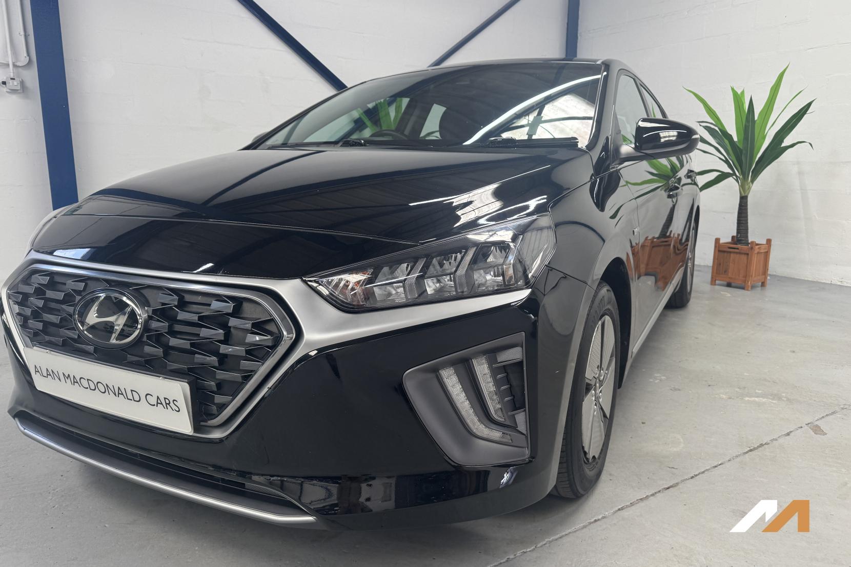 Hyundai IONIQ 1.6 h-GDi Premium Hatchback 5dr Petrol Hybrid DCT Euro 6 (s/s) (141 ps)