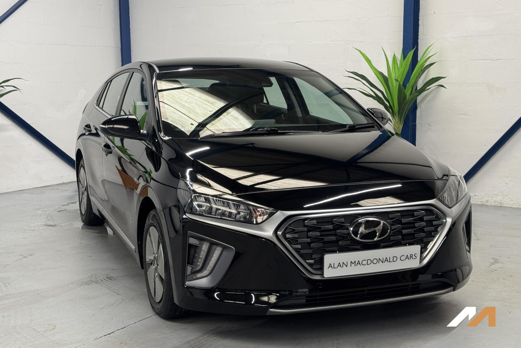 Hyundai IONIQ 1.6 h-GDi Premium Hatchback 5dr Petrol Hybrid DCT Euro 6 (s/s) (141 ps)