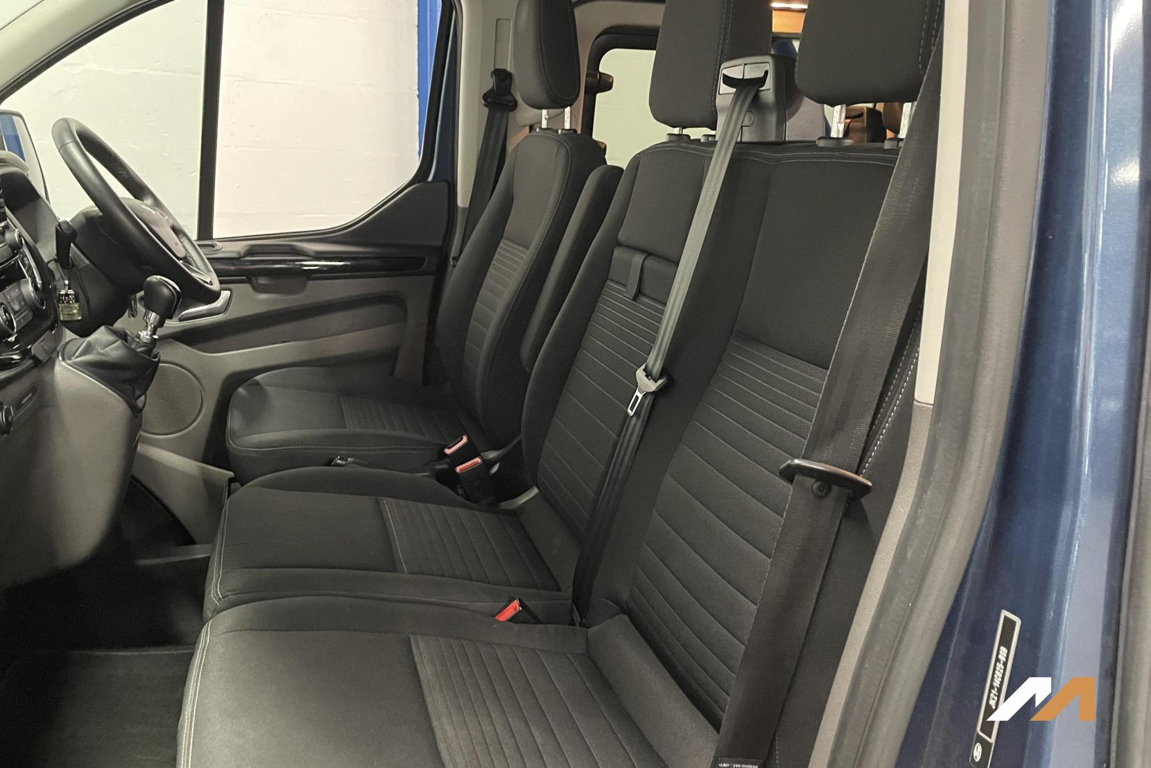 Ford Transit Custom 2.0 320 EcoBlue Limited Crew Van 5dr Diesel Manual ...