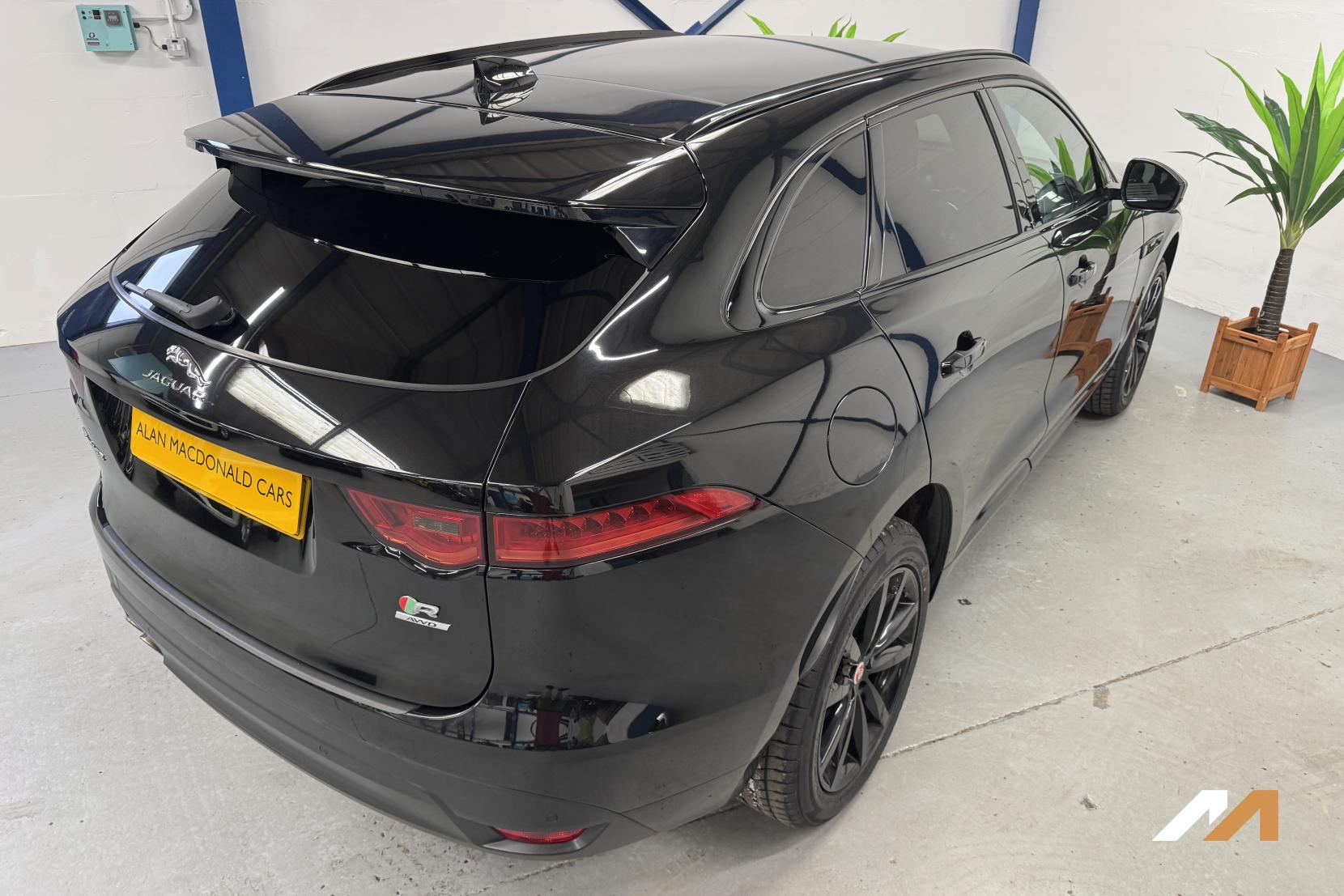 Jaguar F-PACE 2.0 D180 R-Sport SUV 5dr Diesel Auto AWD Euro 6 (s/s) (180 ps)
