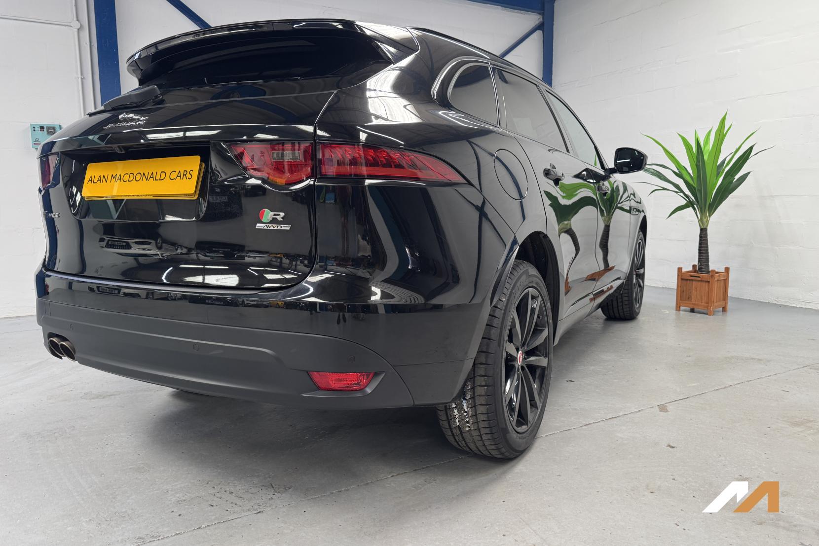 Jaguar F-PACE 2.0 D180 R-Sport SUV 5dr Diesel Auto AWD Euro 6 (s/s) (180 ps)