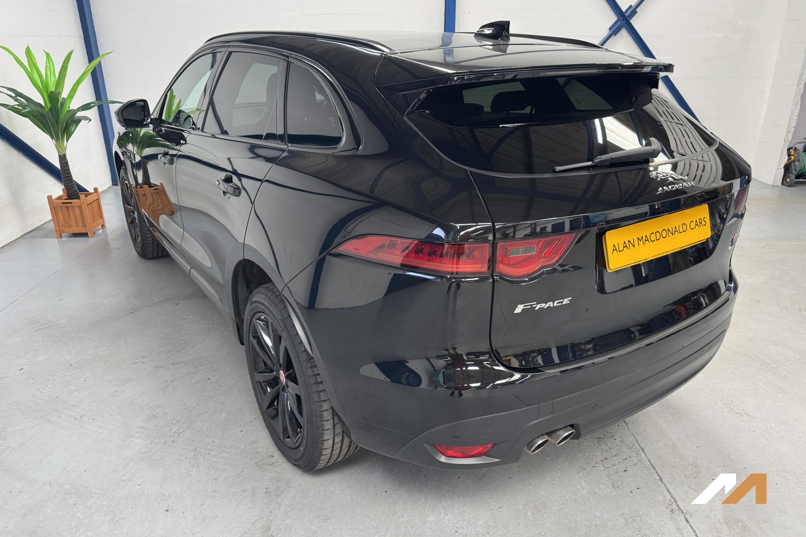 Jaguar F-PACE 2.0 D180 R-Sport SUV 5dr Diesel Auto AWD Euro 6 (s/s) (180 ps)