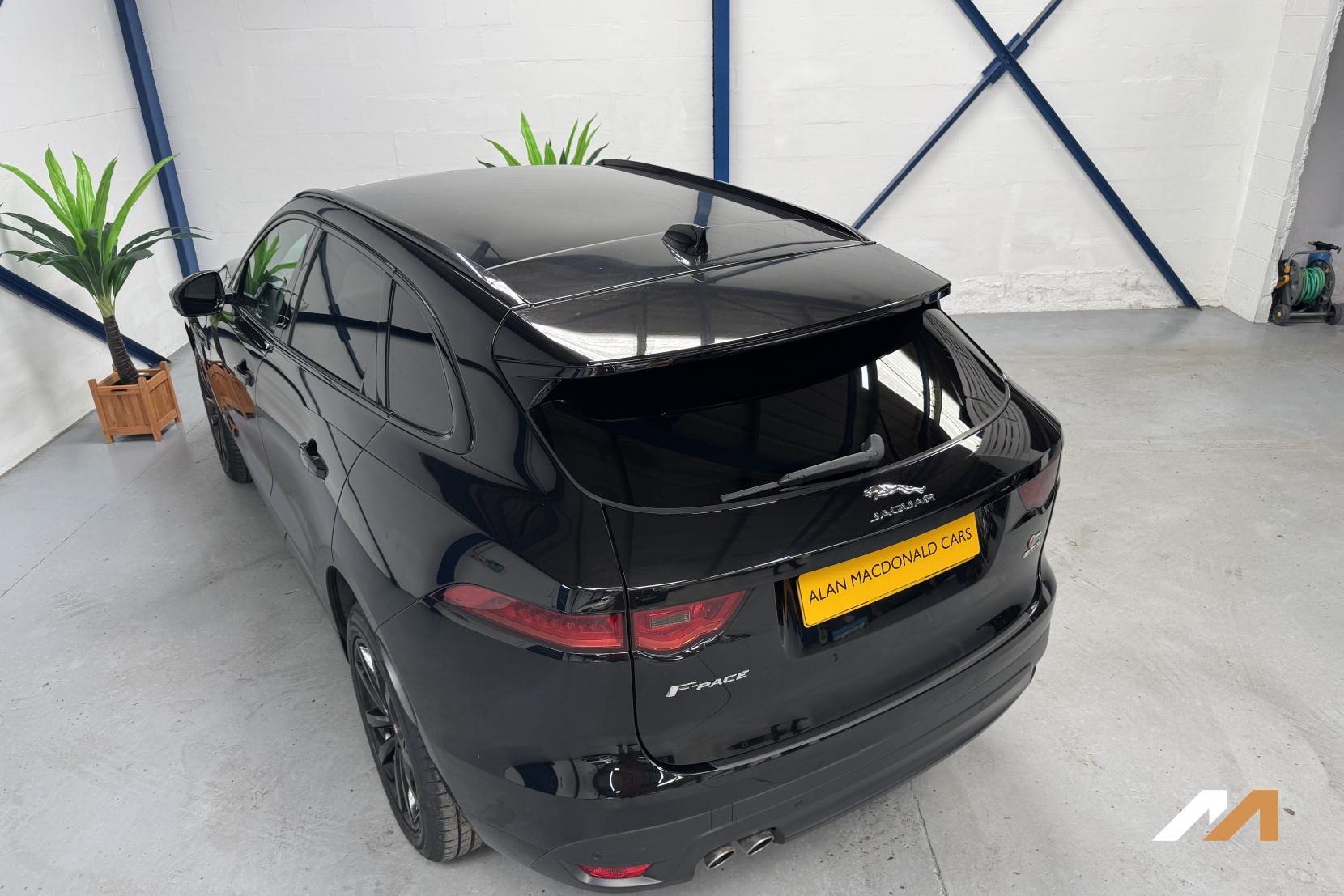Jaguar F-PACE 2.0 D180 R-Sport SUV 5dr Diesel Auto AWD Euro 6 (s/s) (180 ps)