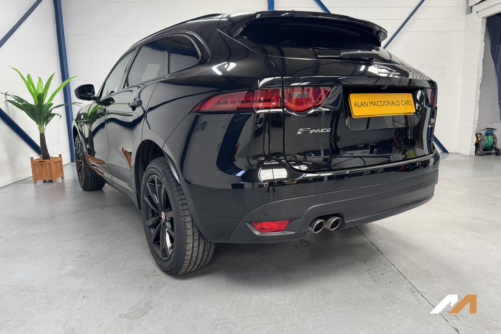 Jaguar F-PACE 2.0 D180 R-Sport SUV 5dr Diesel Auto AWD Euro 6 (s/s) (180 ps)