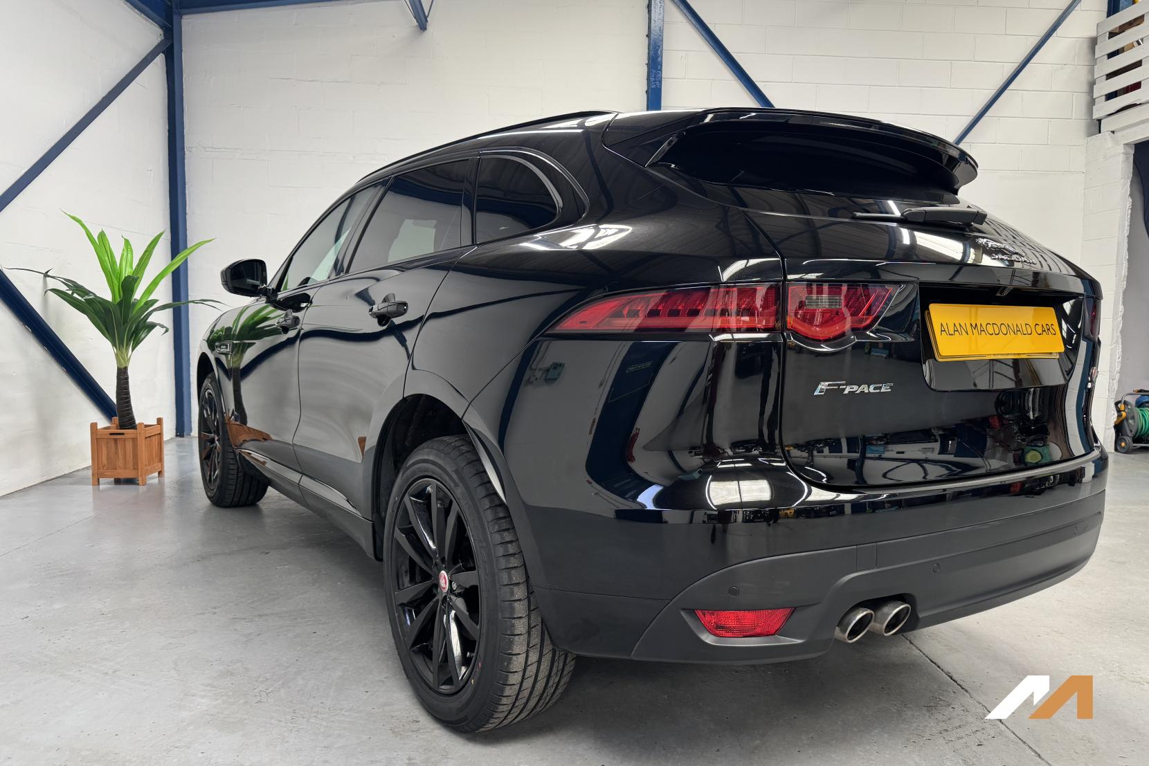 Jaguar F-PACE 2.0 D180 R-Sport SUV 5dr Diesel Auto AWD Euro 6 (s/s) (180 ps)