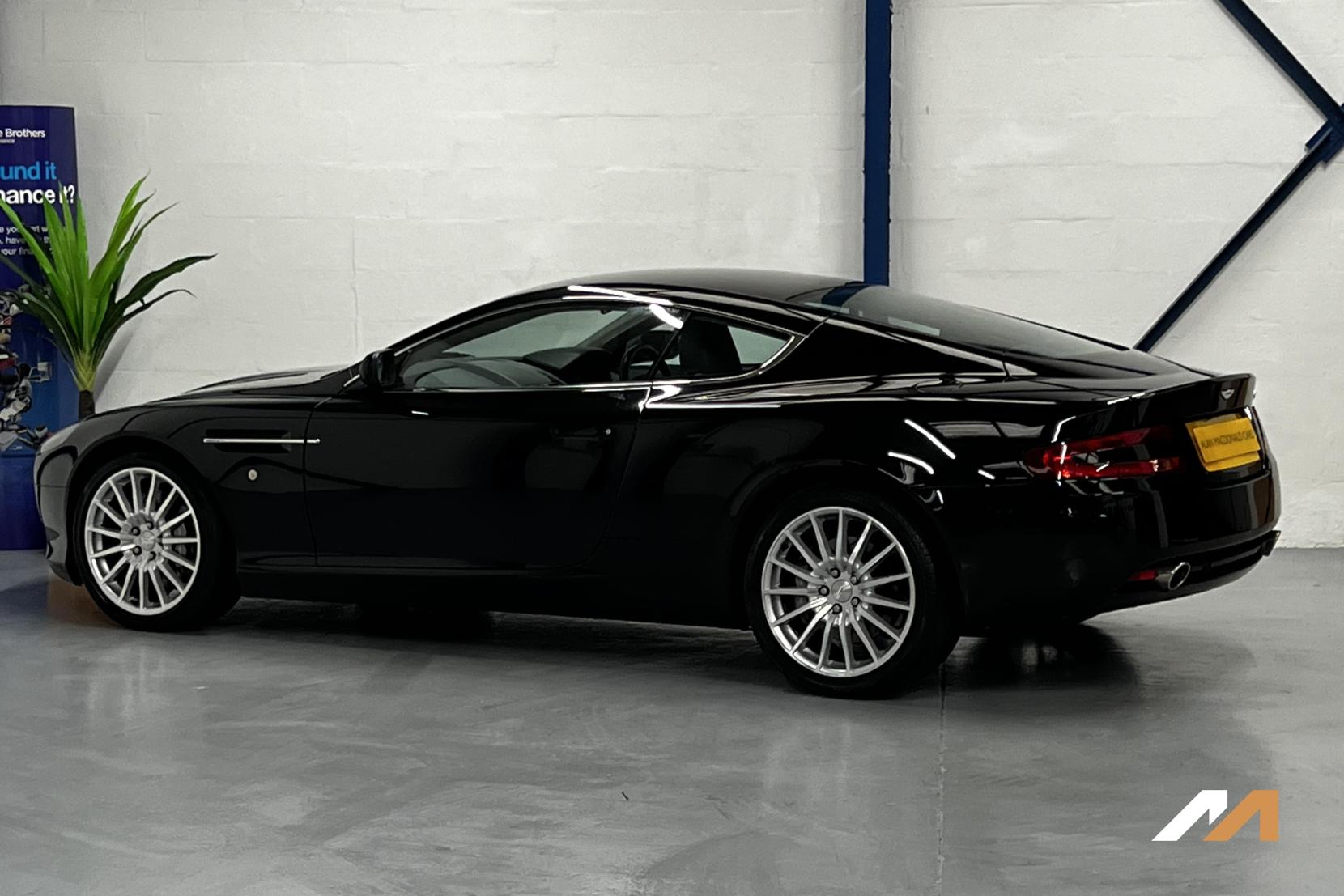 Aston Martin DB9 5.9 Coupe 2dr Petrol Seq (394 g/km, 450 bhp)