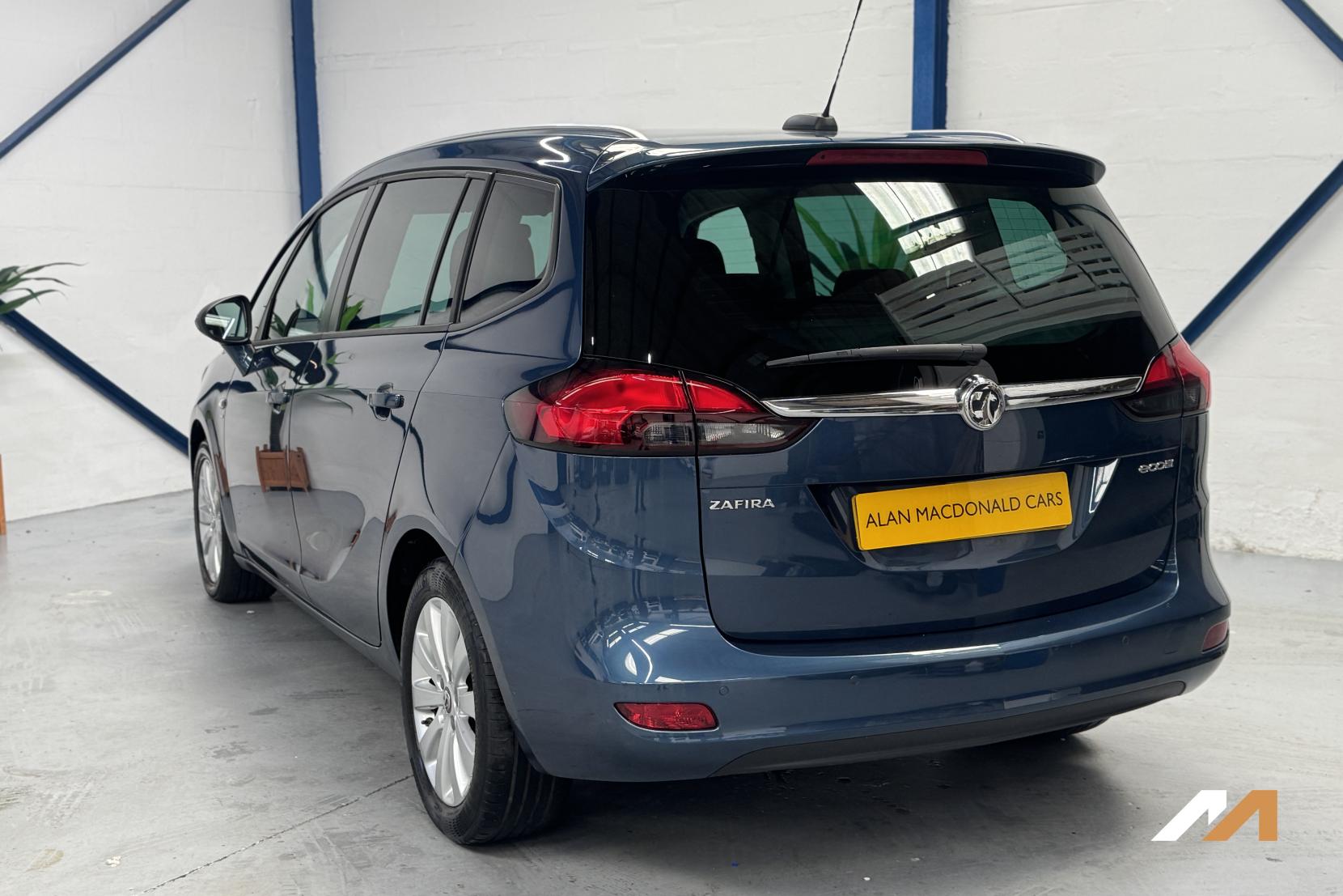 Vauxhall Zafira Tourer 1.6 CDTi ecoFLEX SRi MPV 5dr Diesel Manual Euro 6 (s/s) (134 ps)