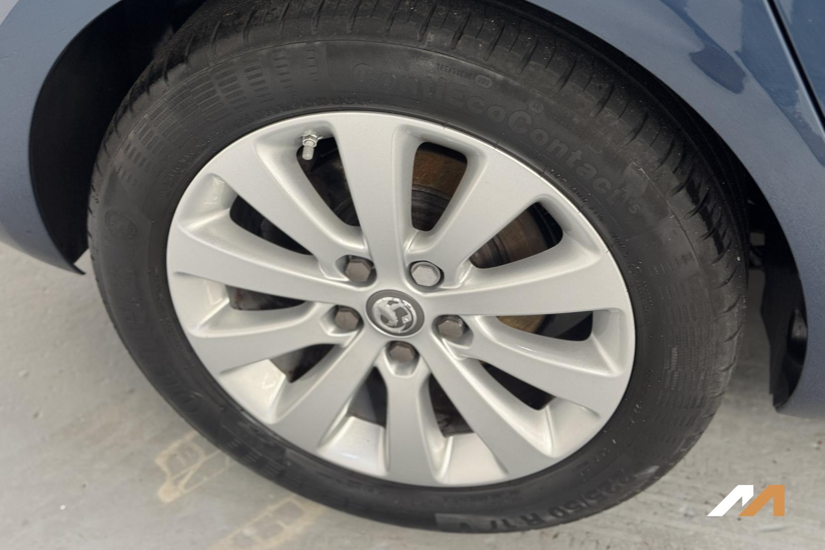Vauxhall Zafira Tourer 1.6 CDTi ecoFLEX SRi MPV 5dr Diesel Manual Euro 6 (s/s) (134 ps)