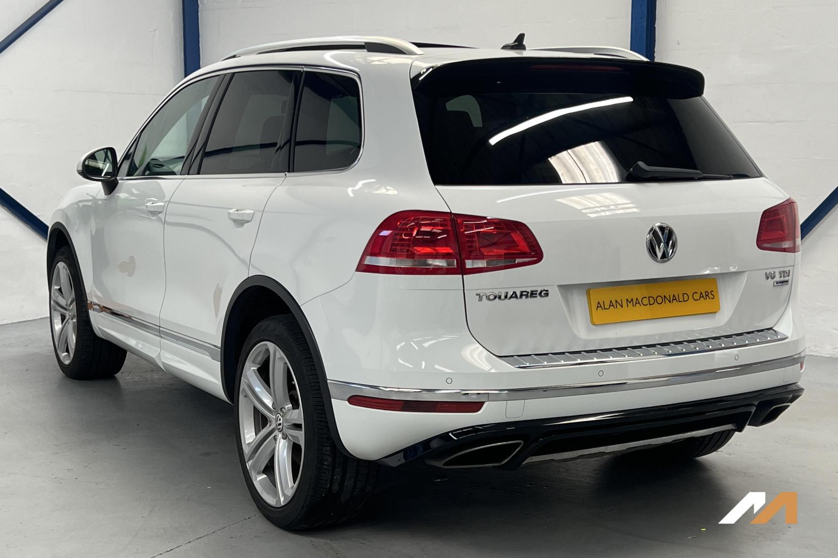 Volkswagen Touareg 3.0 TDI V6 BlueMotion Tech R-Line SUV 5dr Diesel Tiptronic 4WD Euro 6 (s/s) (262 ps)