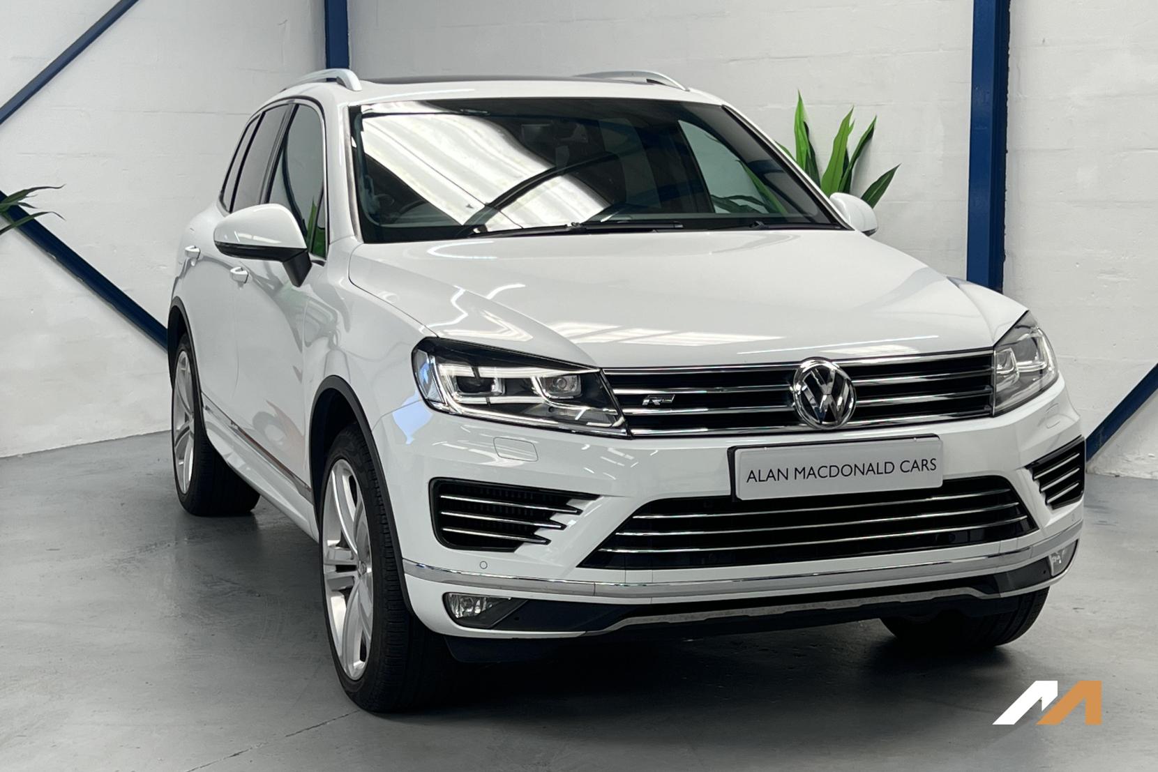 Volkswagen Touareg 3.0 TDI V6 BlueMotion Tech R-Line SUV 5dr Diesel Tiptronic 4WD Euro 6 (s/s) (262 ps)