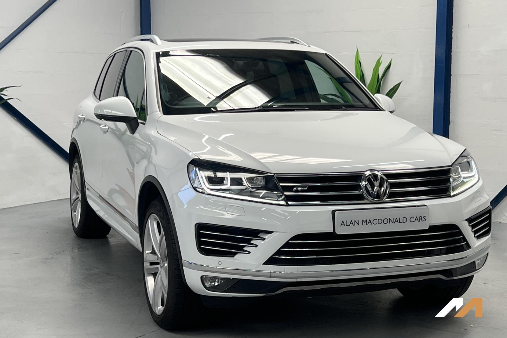 Volkswagen Touareg 3.0 TDI V6 BlueMotion Tech R-Line SUV 5dr Diesel Tiptronic 4WD Euro 6 (s/s) (262 ps)