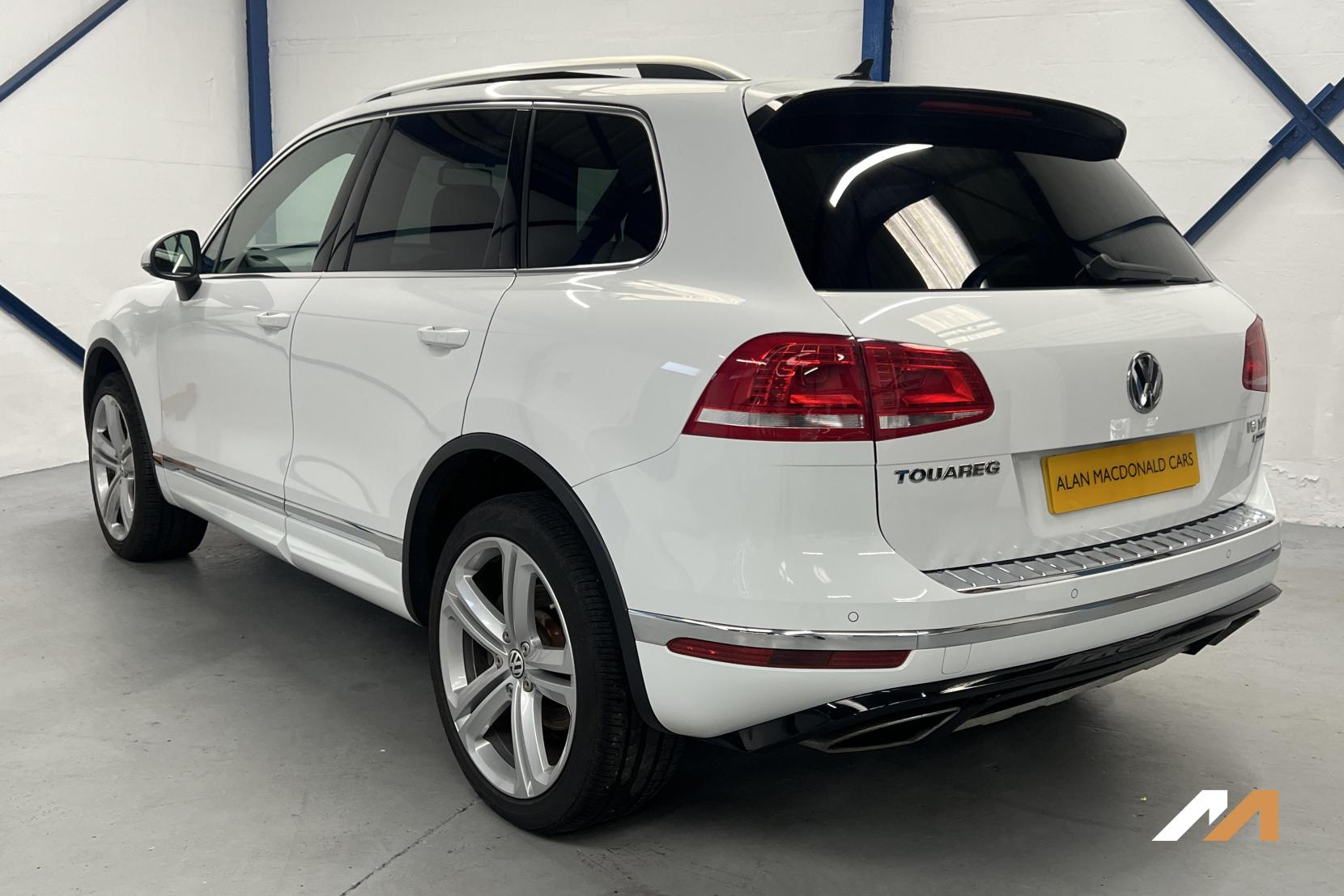 Volkswagen Touareg 3.0 TDI V6 BlueMotion Tech R-Line SUV 5dr Diesel Tiptronic 4WD Euro 6 (s/s) (262 ps)