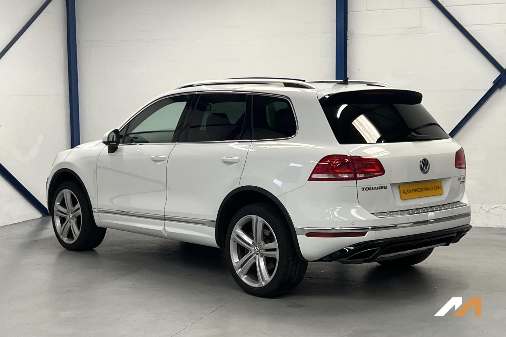 Volkswagen Touareg 3.0 TDI V6 BlueMotion Tech R-Line SUV 5dr Diesel Tiptronic 4WD Euro 6 (s/s) (262 ps)