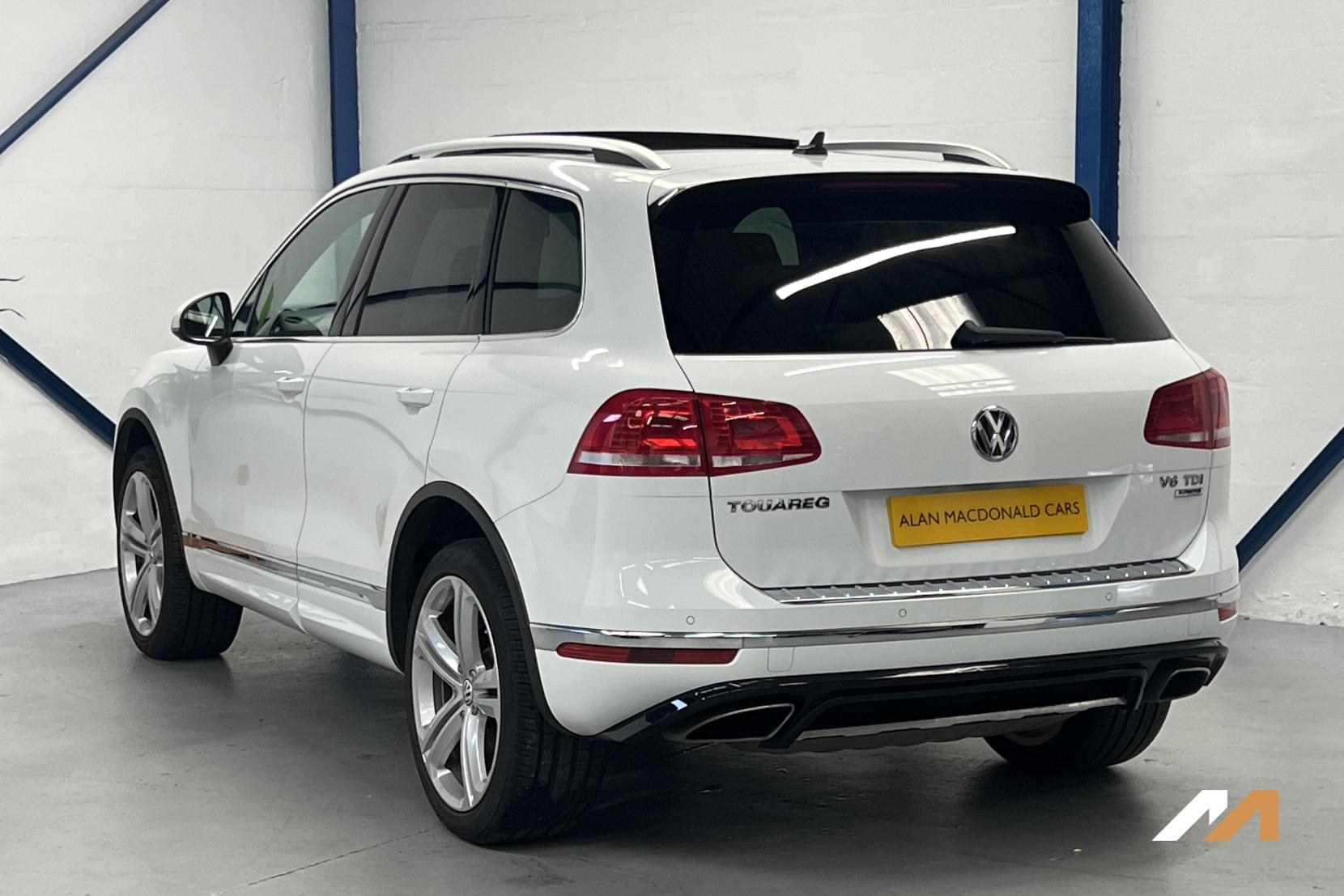 Volkswagen Touareg 3.0 TDI V6 BlueMotion Tech R-Line SUV 5dr Diesel Tiptronic 4WD Euro 6 (s/s) (262 ps)