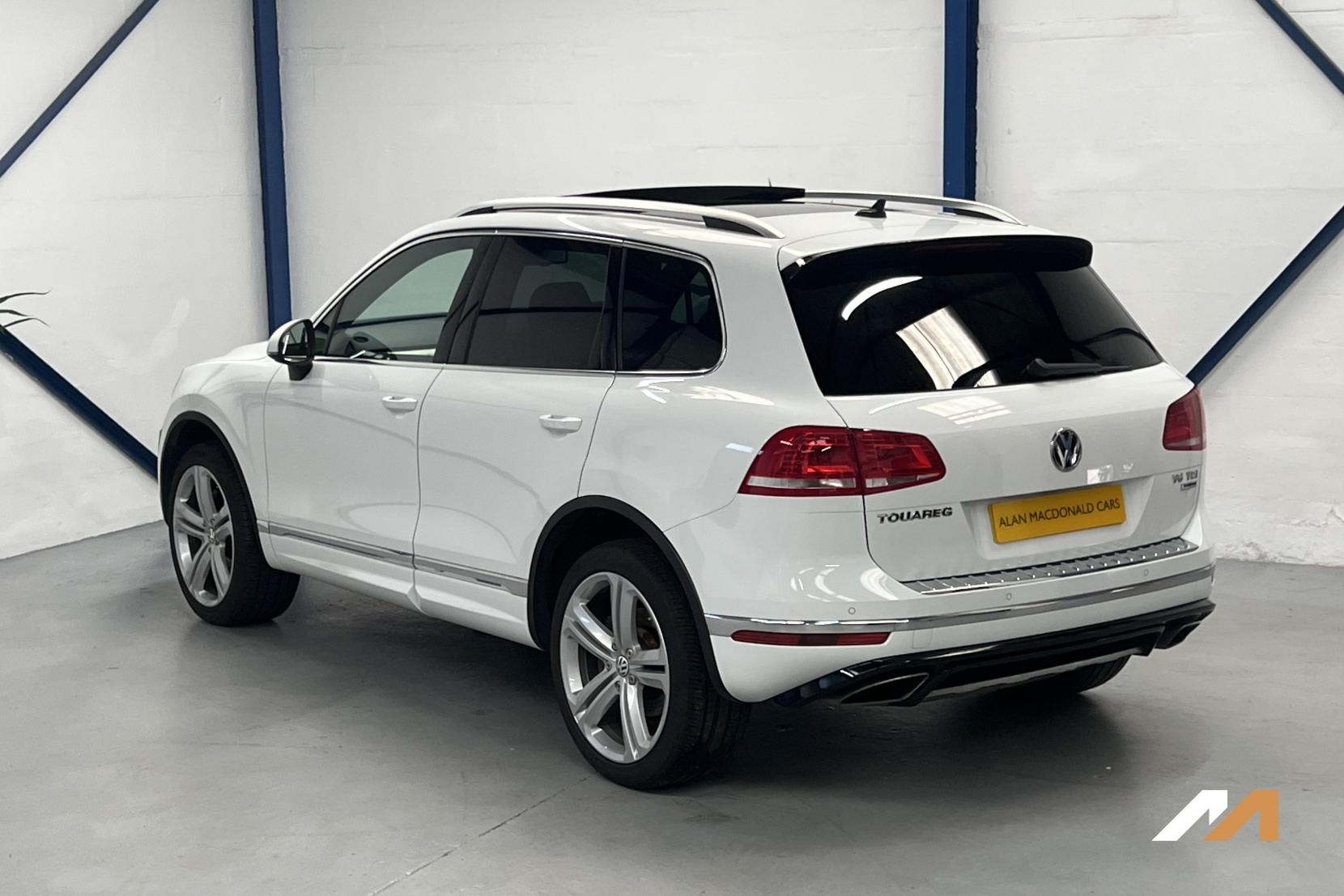 Volkswagen Touareg 3.0 TDI V6 BlueMotion Tech R-Line SUV 5dr Diesel Tiptronic 4WD Euro 6 (s/s) (262 ps)