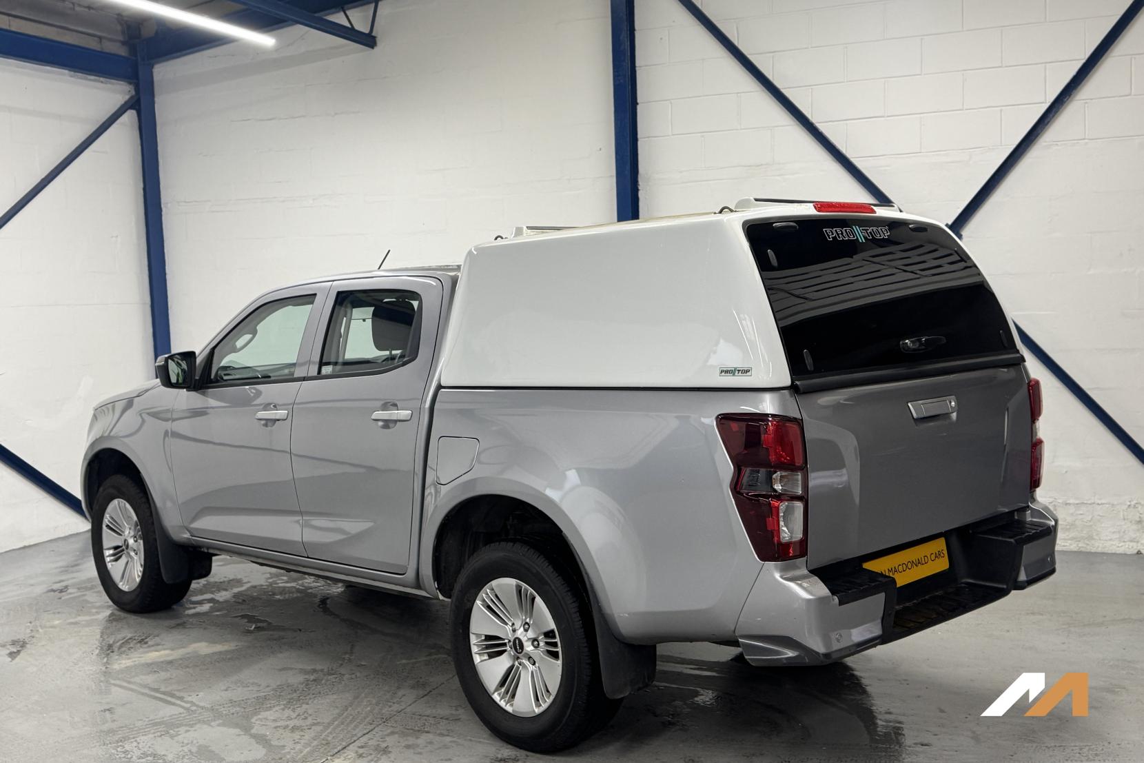Isuzu D-Max 1.9 TD DL20 Pickup Double Cab 4dr Diesel Manual 4WD Euro 6 (s/s) (164 ps)