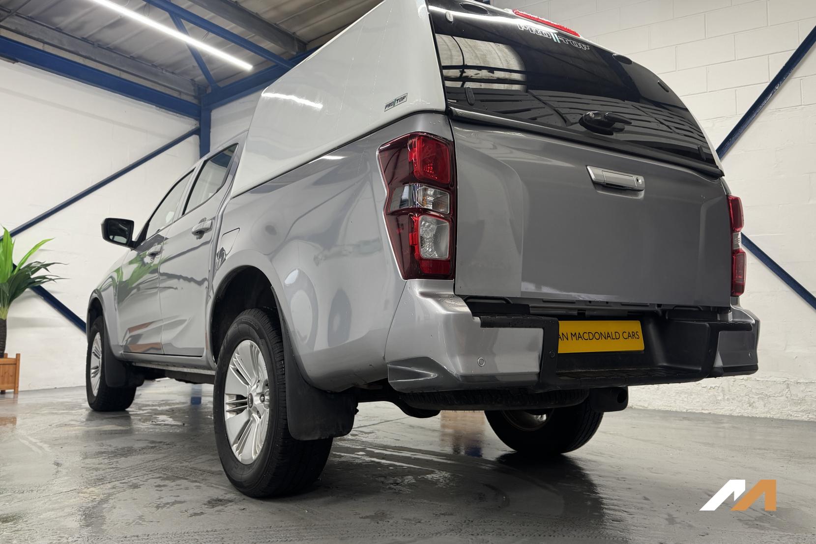 Isuzu D-Max 1.9 TD DL20 Pickup Double Cab 4dr Diesel Manual 4WD Euro 6 (s/s) (164 ps)