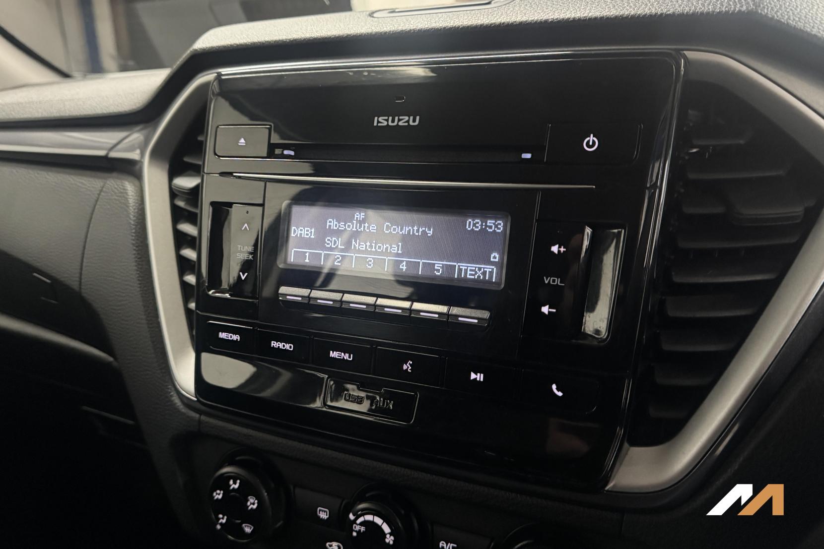 Isuzu D-Max 1.9 TD DL20 Pickup Double Cab 4dr Diesel Manual 4WD Euro 6 (s/s) (164 ps)