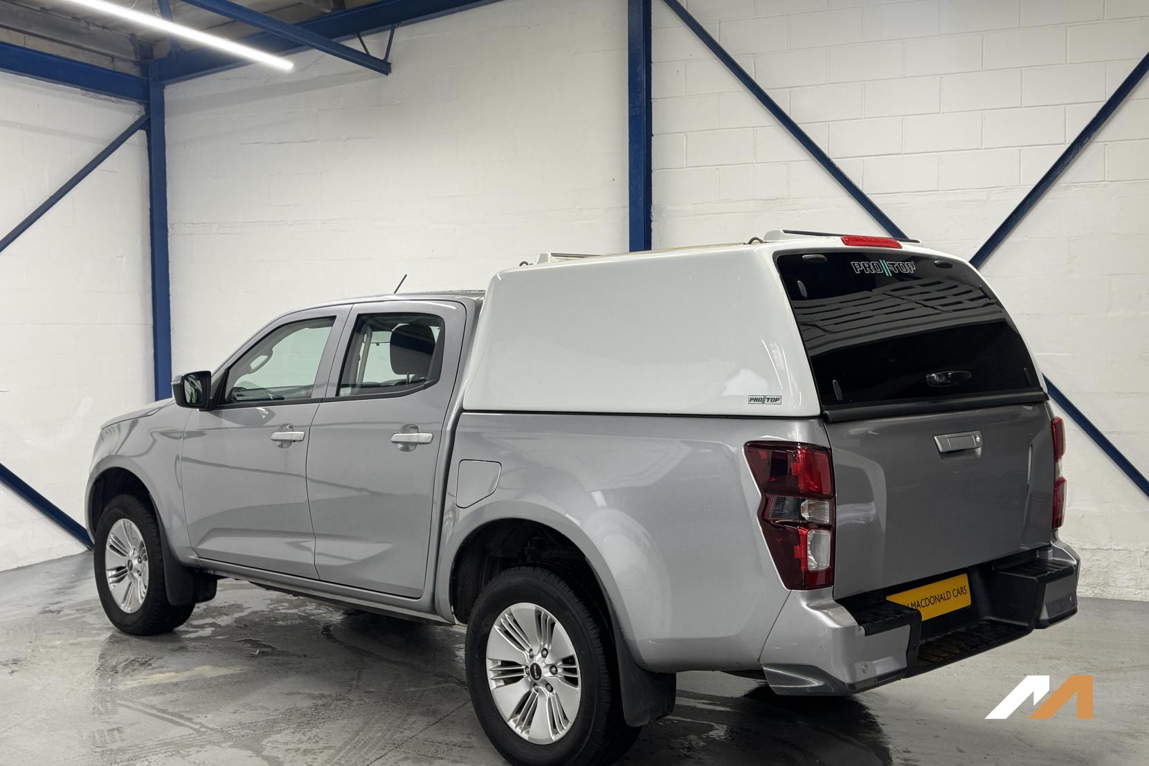 Isuzu D-Max 1.9 TD DL20 Pickup Double Cab 4dr Diesel Manual 4WD Euro 6 (s/s) (164 ps)