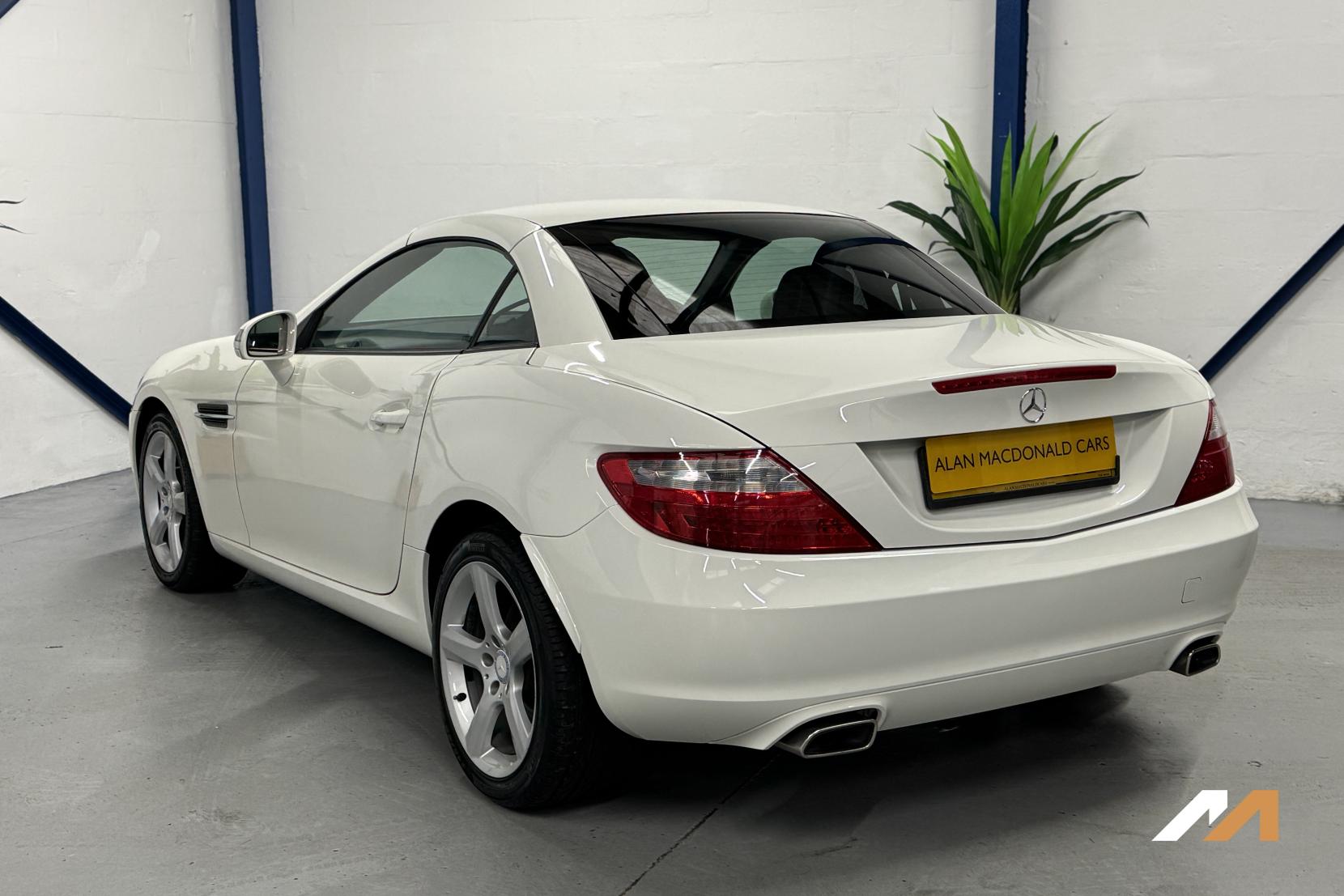 Mercedes-Benz SLK 2.1 SLK250 CDI BlueEfficiency Convertible 2dr Diesel G-Tronic+ Euro 5 (s/s) (204 ps)