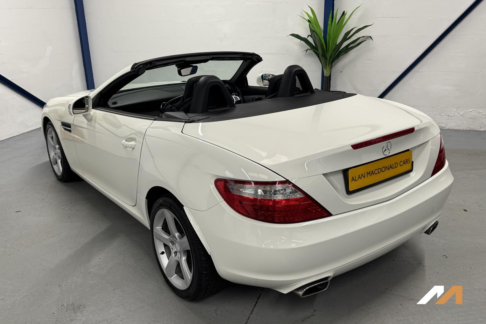 Mercedes-Benz SLK 2.1 SLK250 CDI BlueEfficiency Convertible 2dr Diesel G-Tronic+ Euro 5 (s/s) (204 ps)