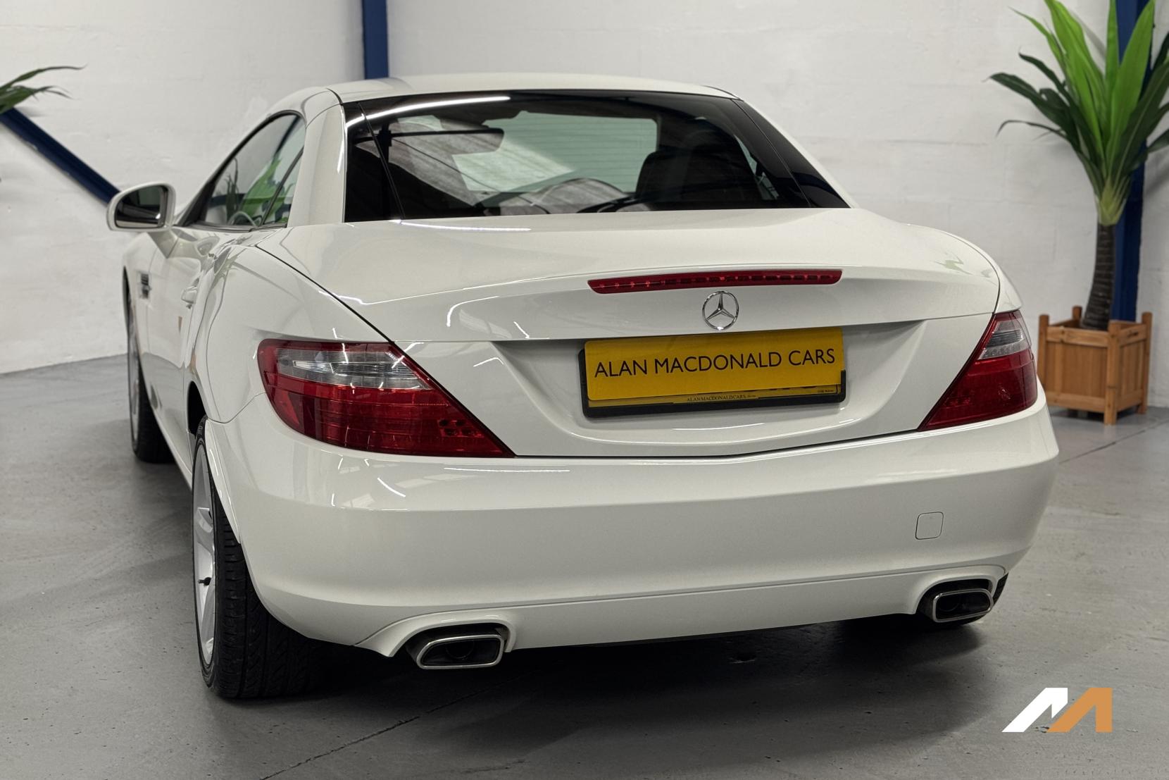 Mercedes-Benz SLK 2.1 SLK250 CDI BlueEfficiency Convertible 2dr Diesel G-Tronic+ Euro 5 (s/s) (204 ps)