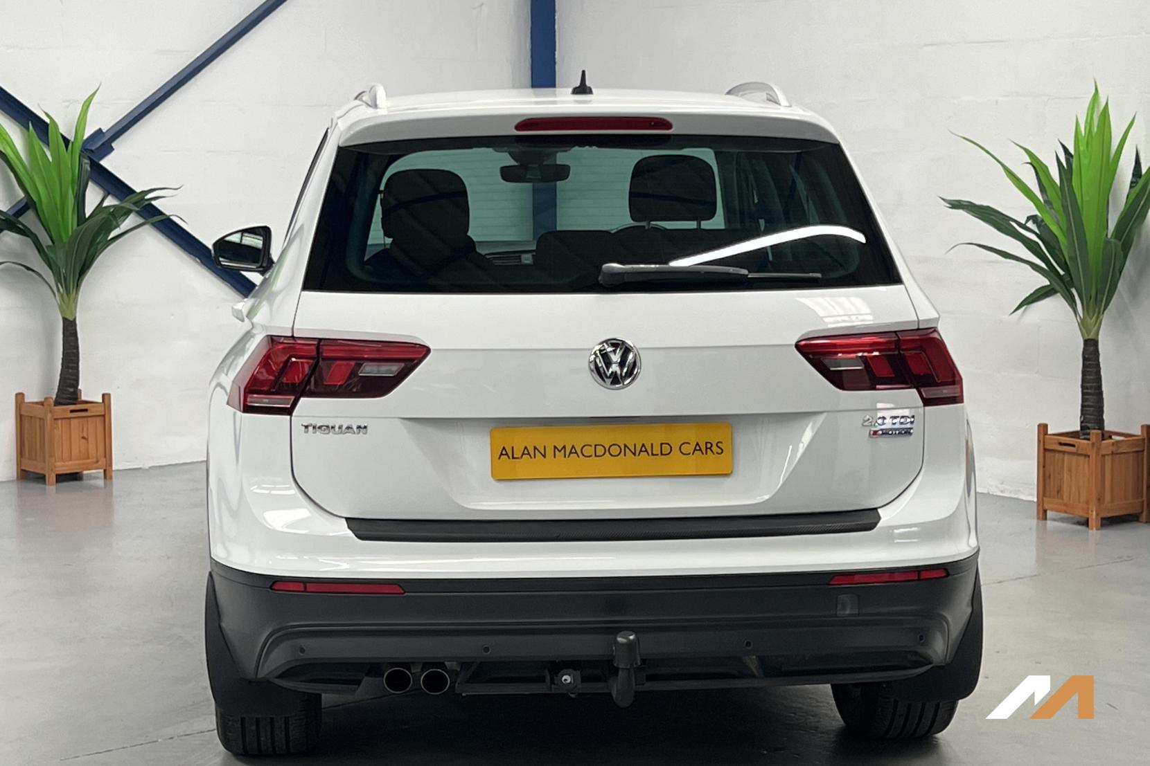 Volkswagen Tiguan 2.0 TDI BlueMotion Tech SE Navigation SUV 5dr Diesel Manual 4Motion Euro 6 (s/s) (150 ps)