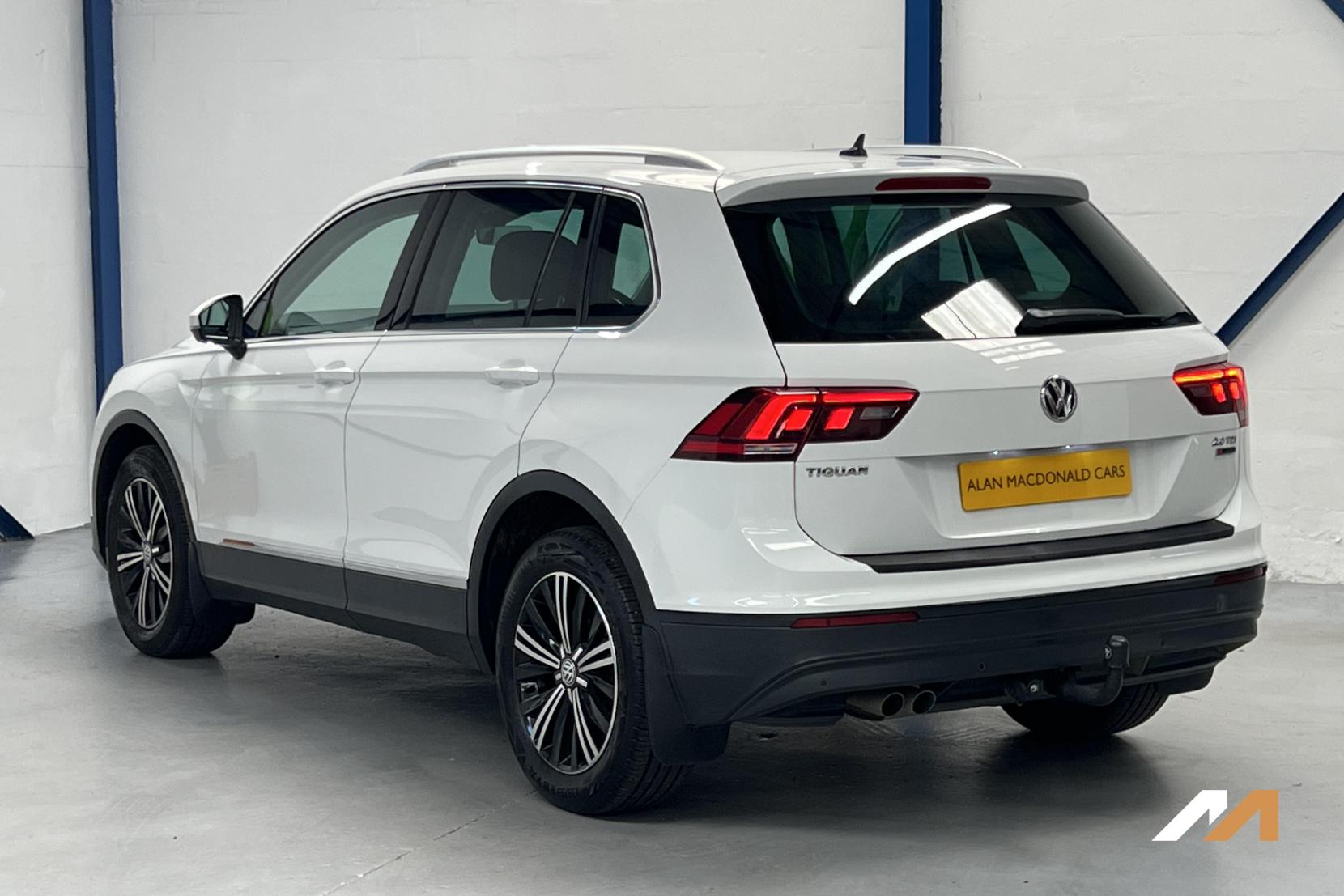 Volkswagen Tiguan 2.0 TDI BlueMotion Tech SE Navigation SUV 5dr Diesel Manual 4Motion Euro 6 (s/s) (150 ps)