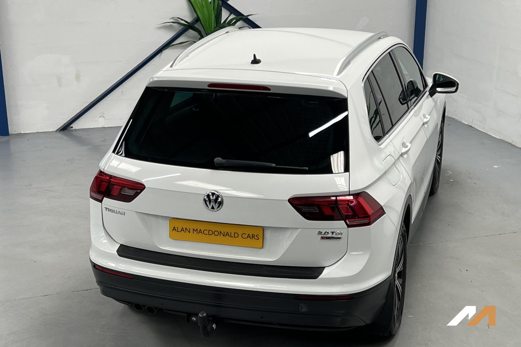 Volkswagen Tiguan 2.0 TDI BlueMotion Tech SE Navigation SUV 5dr Diesel Manual 4Motion Euro 6 (s/s) (150 ps)