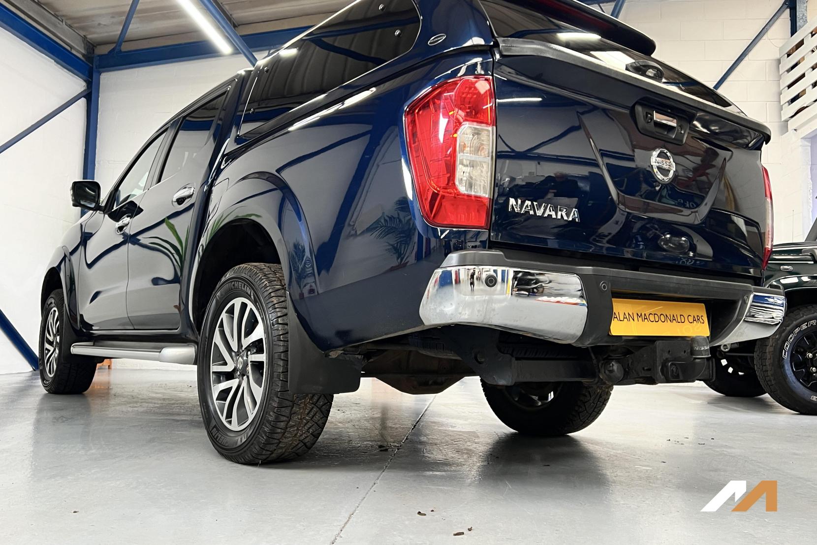 Nissan Navara 2.3 dCi Tekna Pickup 4dr Diesel Manual 4WD Euro 6 (s/s) (190 ps)