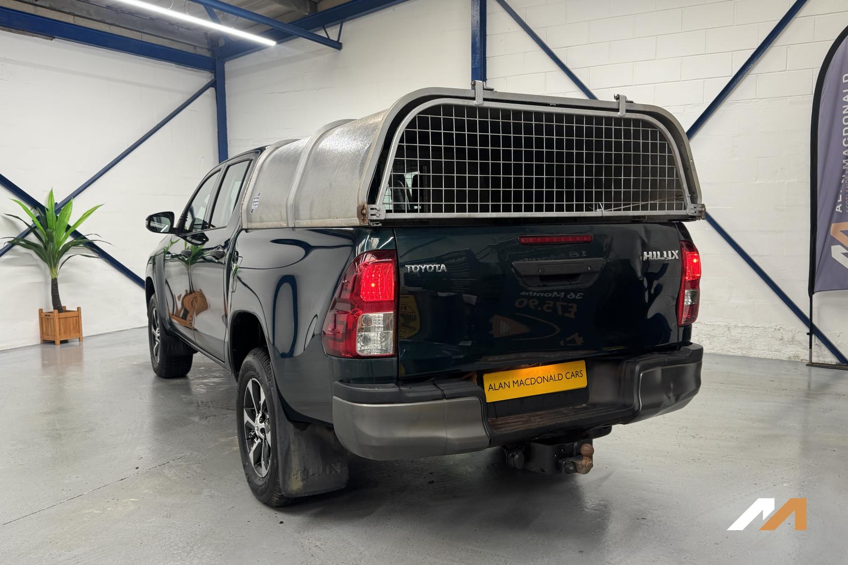 Toyota Hilux 2.4 D-4D Active Pickup Double Cab 4dr Diesel Manual 4WD Euro 6 (3.5t) (150 ps)