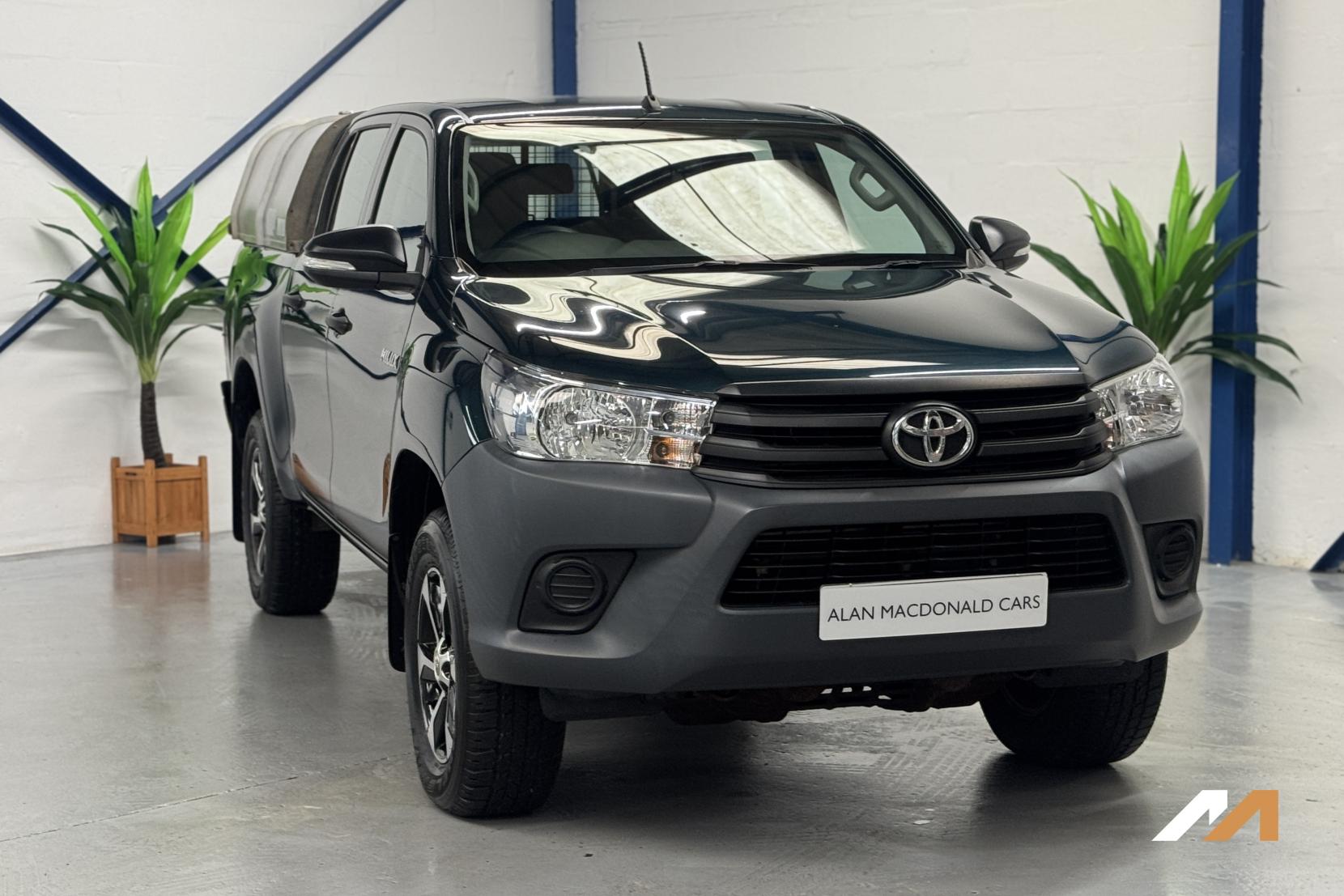 Toyota Hilux 2.4 D-4D Active Pickup Double Cab 4dr Diesel Manual 4WD Euro 6 (3.5t) (150 ps)