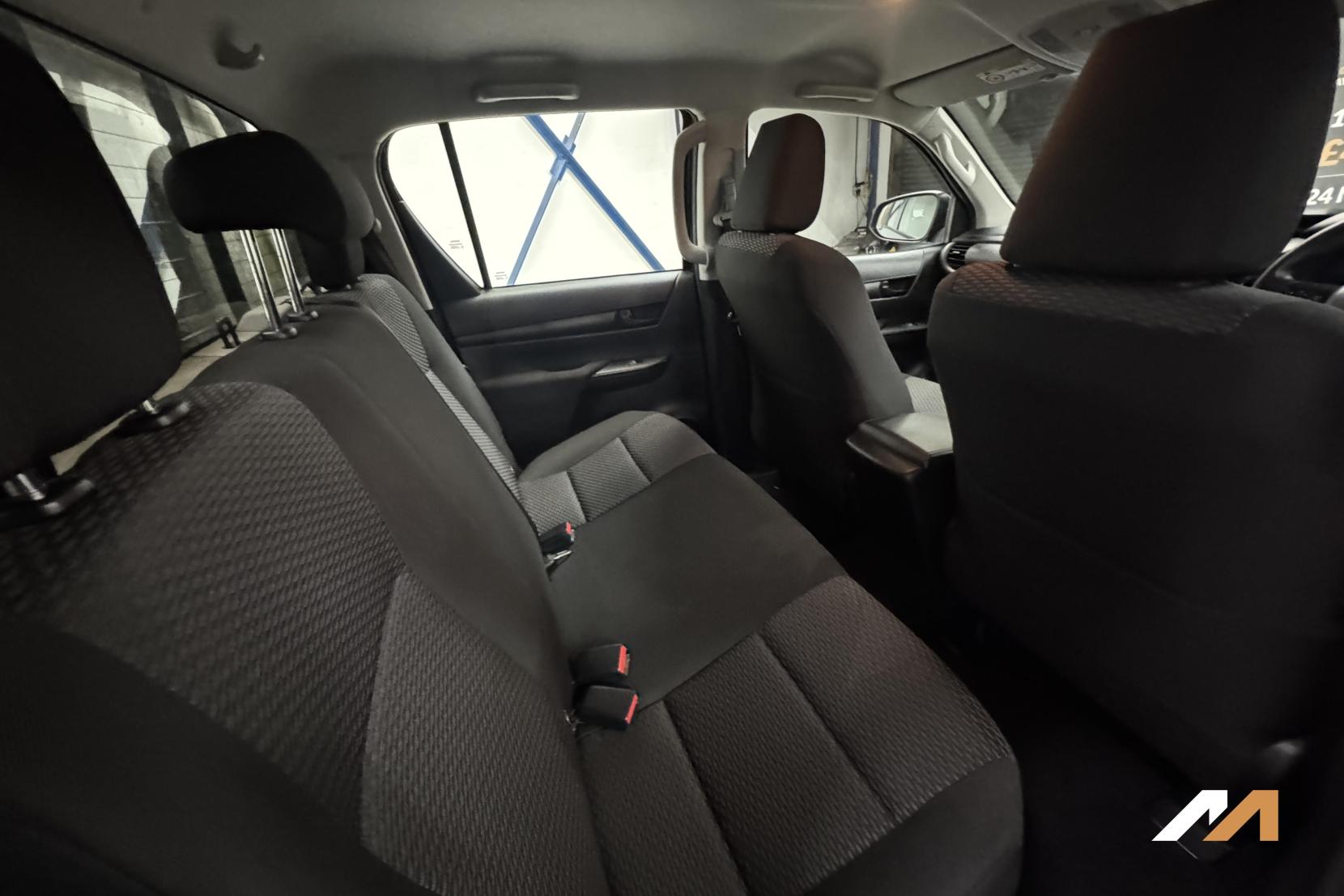 Toyota Hilux 2.4 D-4D Active Pickup Double Cab 4dr Diesel Manual 4WD Euro 6 (3.5t) (150 ps)