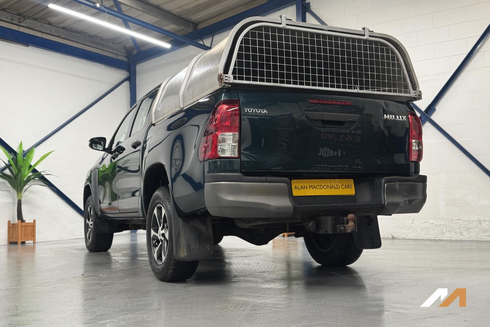 Toyota Hilux 2.4 D-4D Active Pickup Double Cab 4dr Diesel Manual 4WD Euro 6 (3.5t) (150 ps)