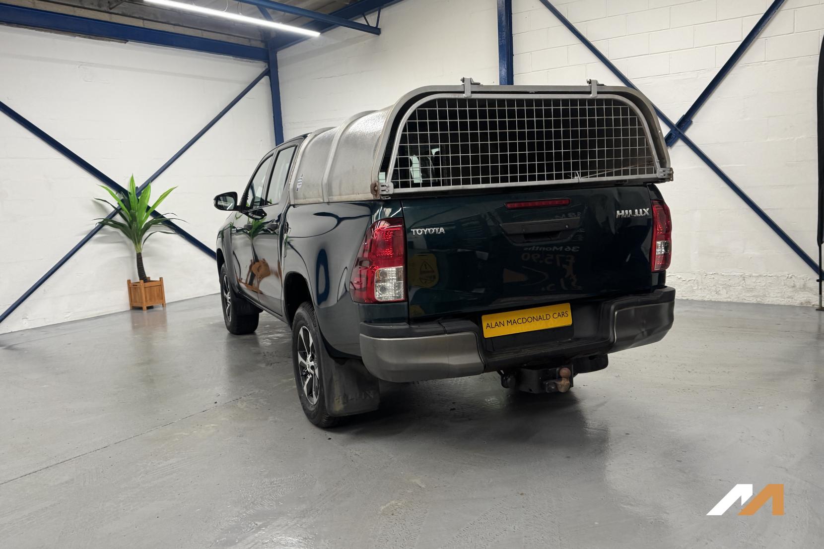 Toyota Hilux 2.4 D-4D Active Pickup Double Cab 4dr Diesel Manual 4WD Euro 6 (3.5t) (150 ps)