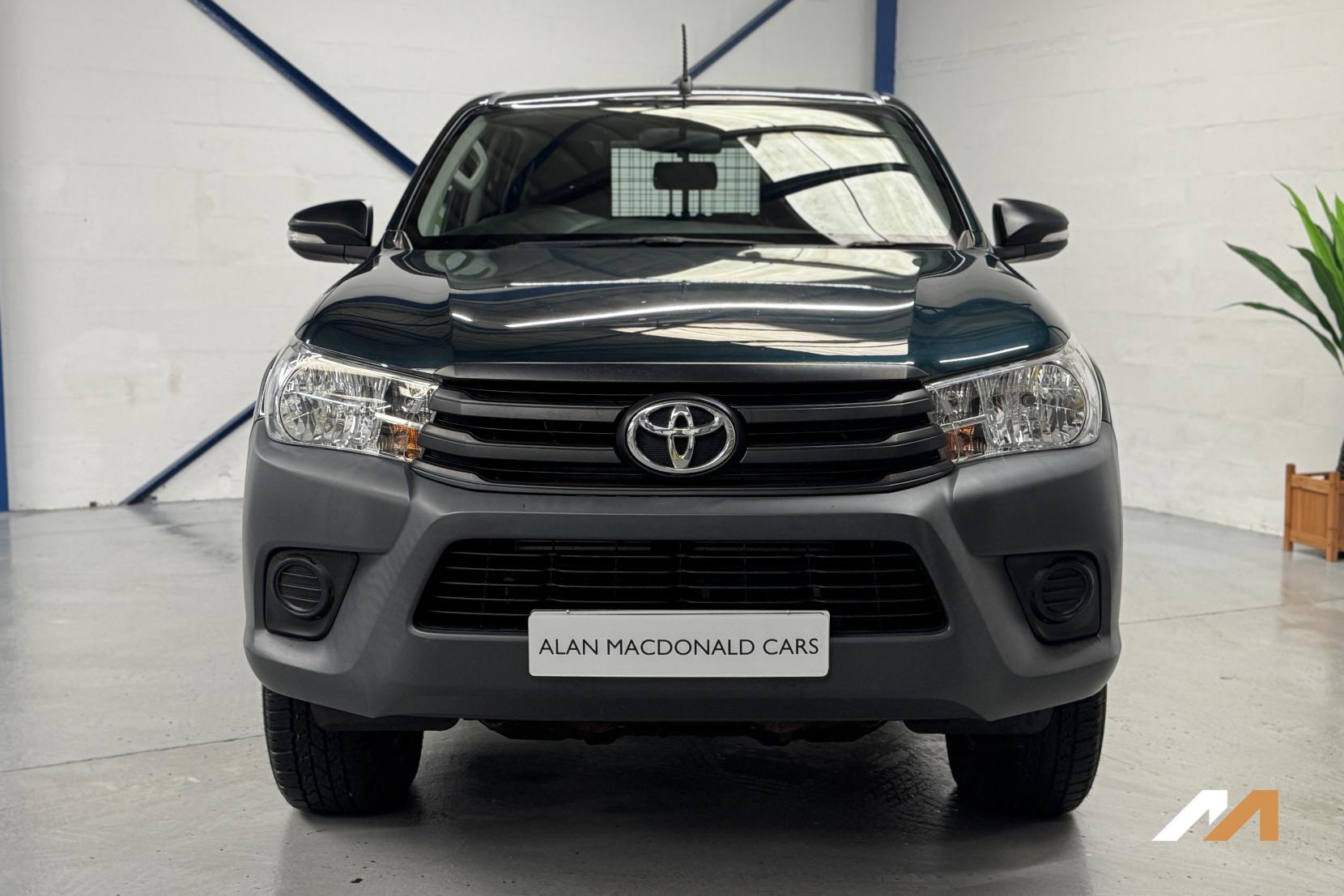 Toyota Hilux 2.4 D-4D Active Pickup Double Cab 4dr Diesel Manual 4WD Euro 6 (3.5t) (150 ps)