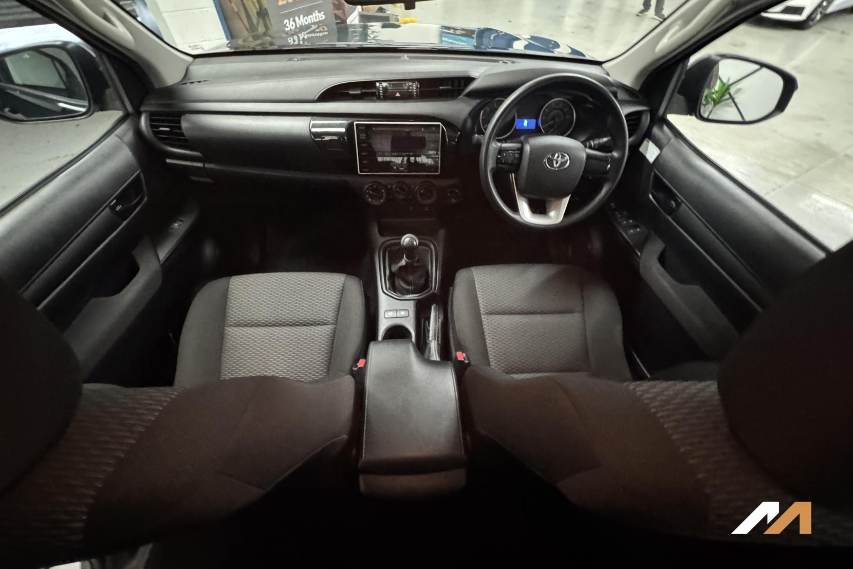 Toyota Hilux 2.4 D-4D Active Pickup Double Cab 4dr Diesel Manual 4WD Euro 6 (3.5t) (150 ps)