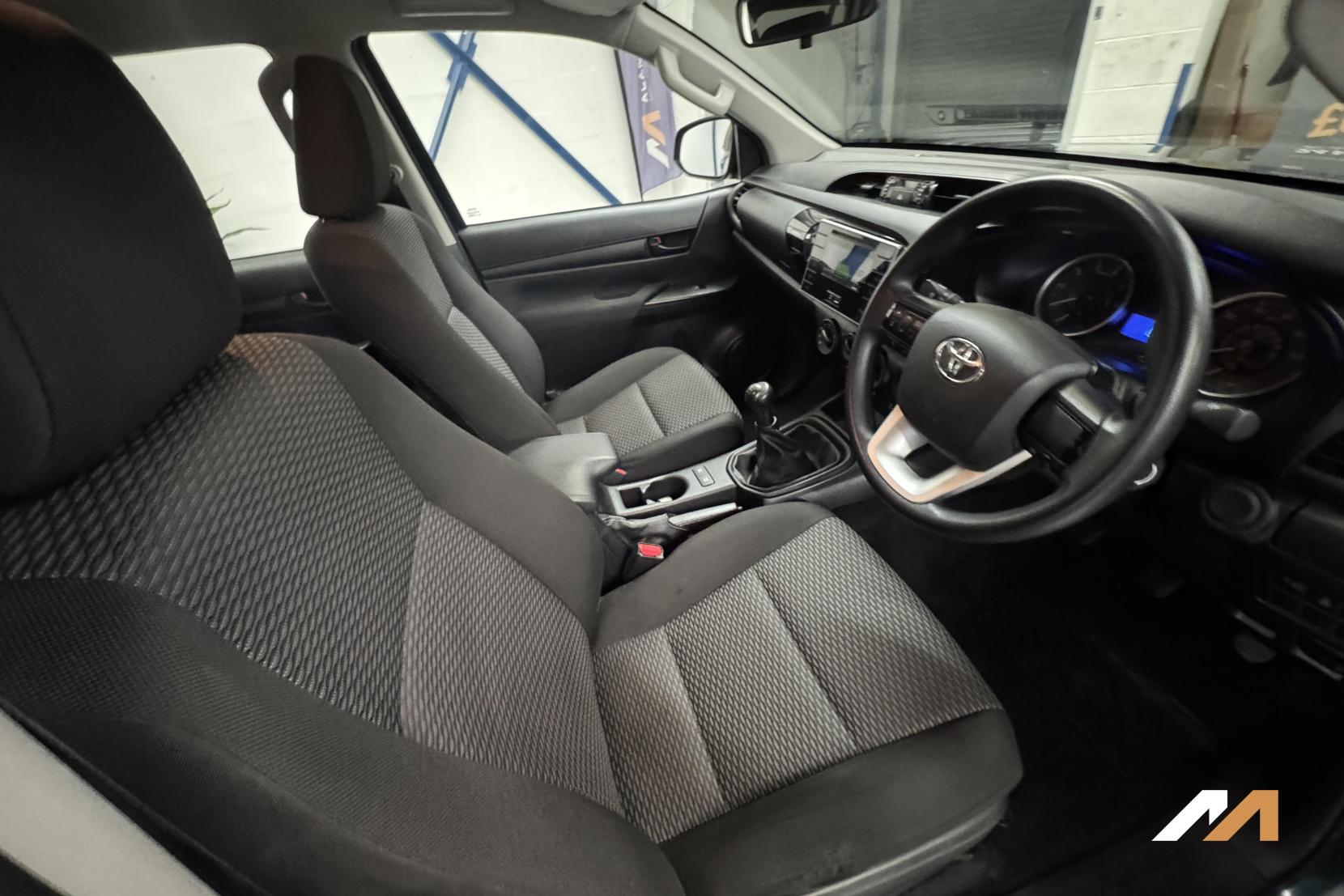 Toyota Hilux 2.4 D-4D Active Pickup Double Cab 4dr Diesel Manual 4WD Euro 6 (3.5t) (150 ps)